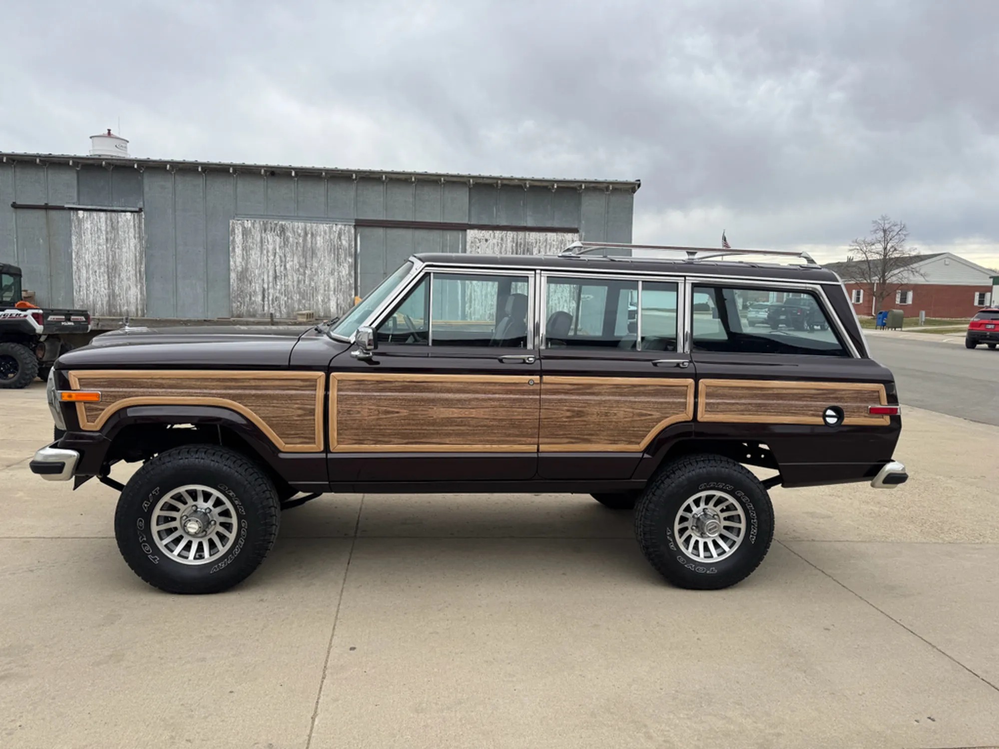 1989 Jeep Grand Wagoneer - 4