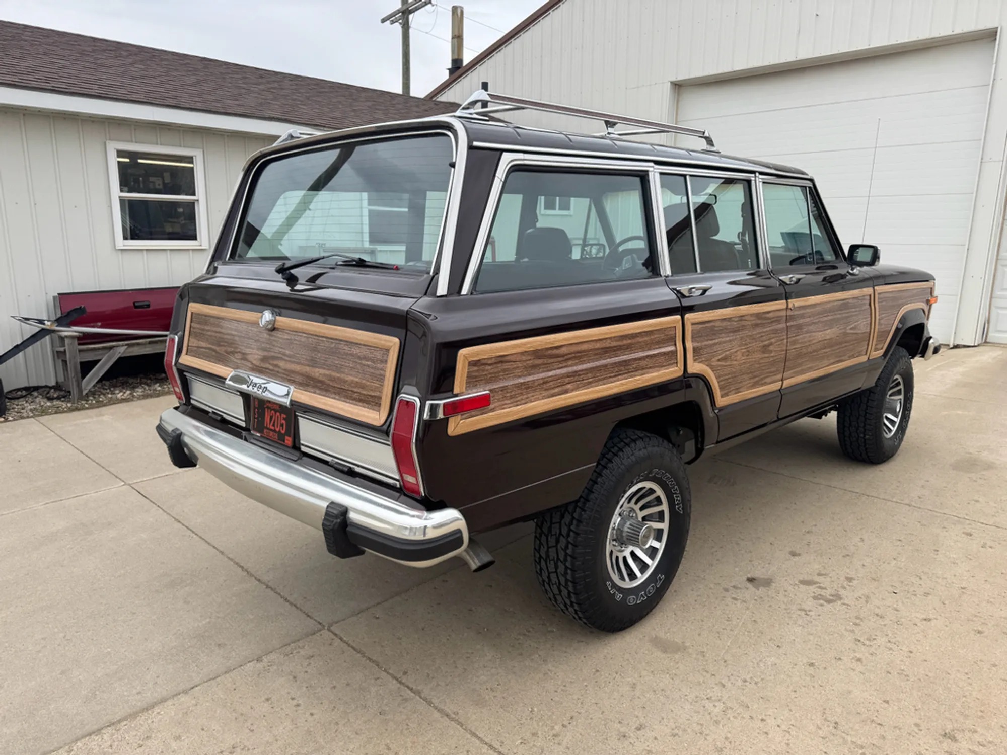 1989 Jeep Grand Wagoneer