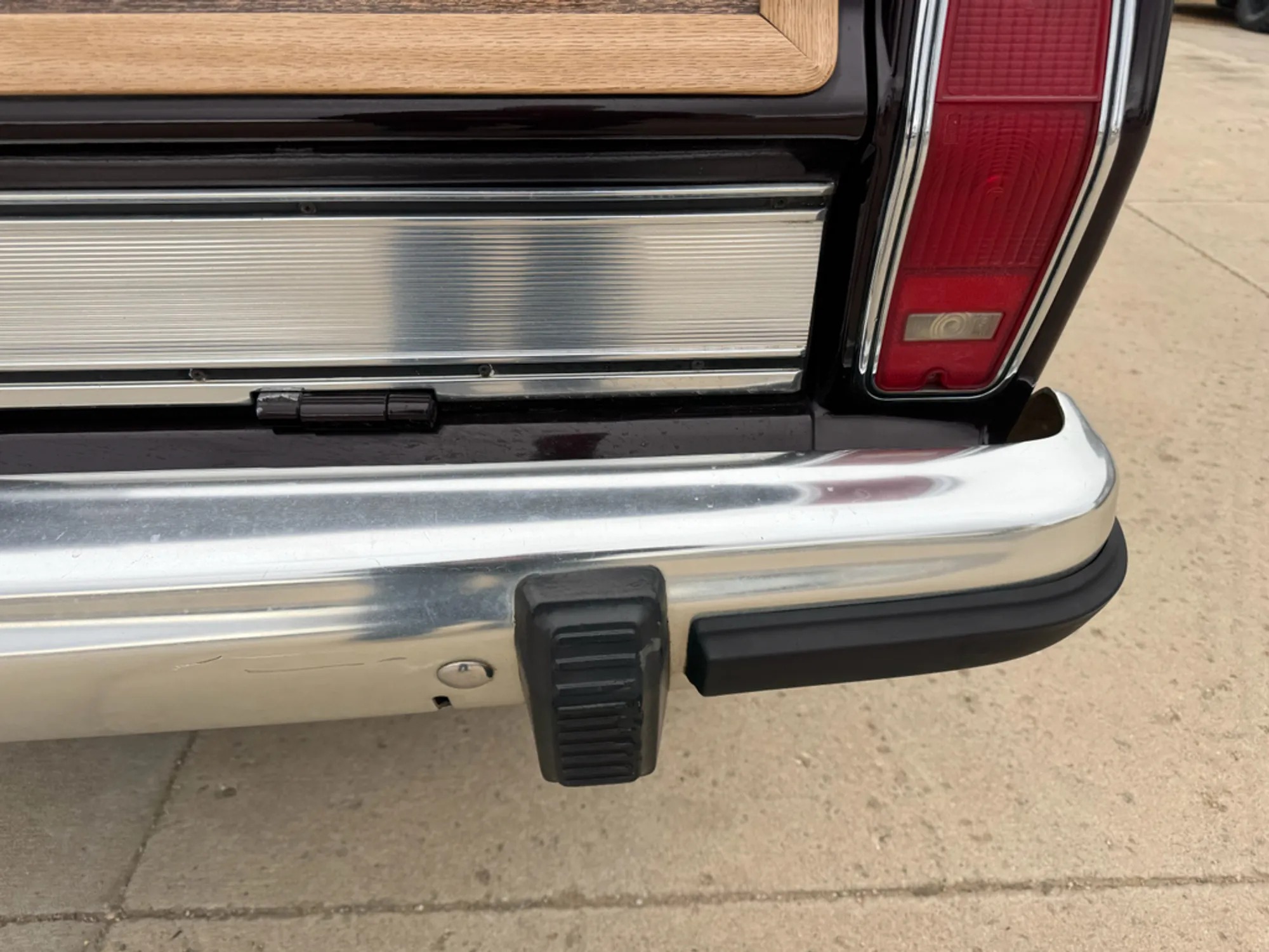 1989 Jeep Grand Wagoneer