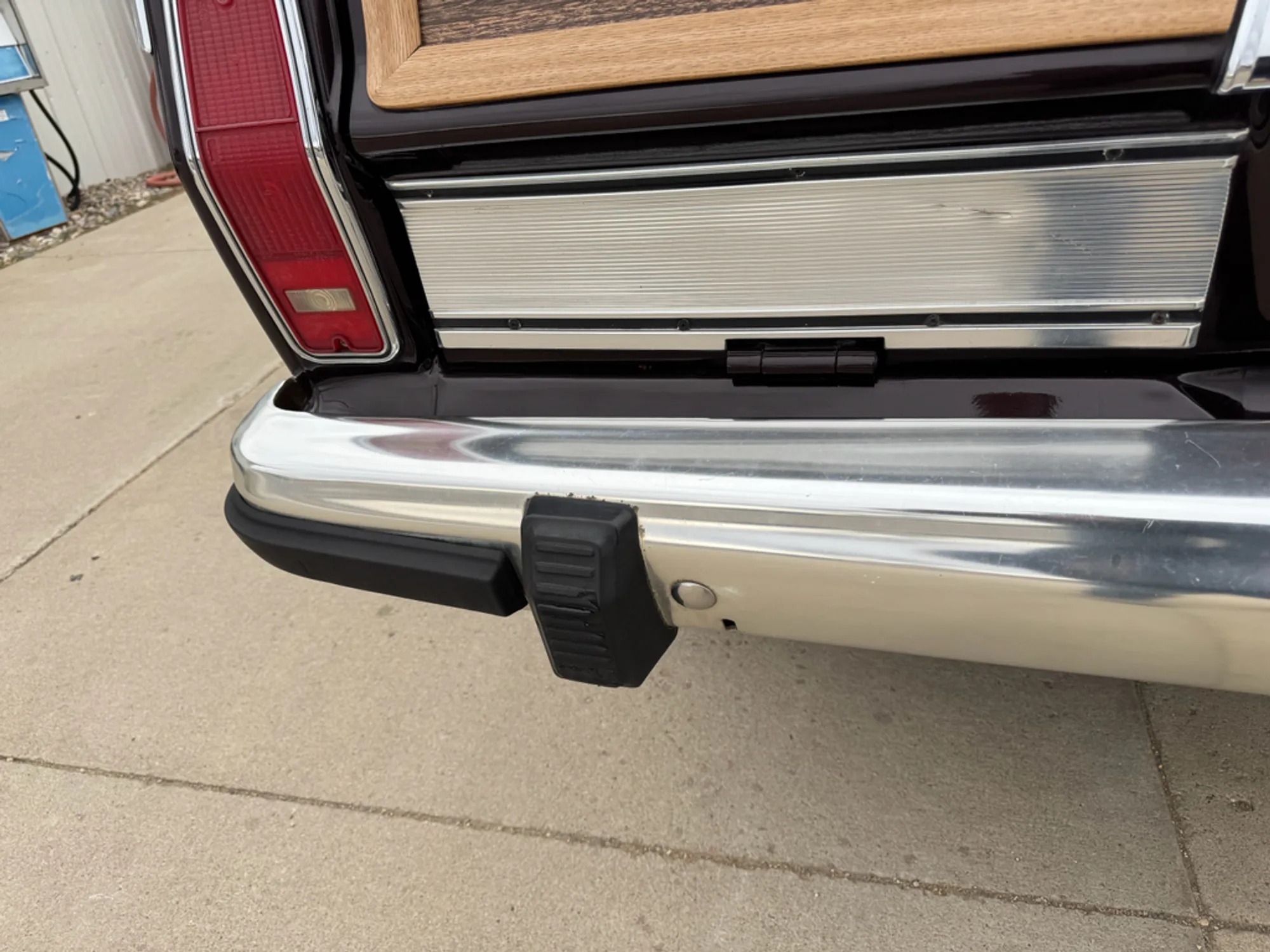 1989 Jeep Grand Wagoneer