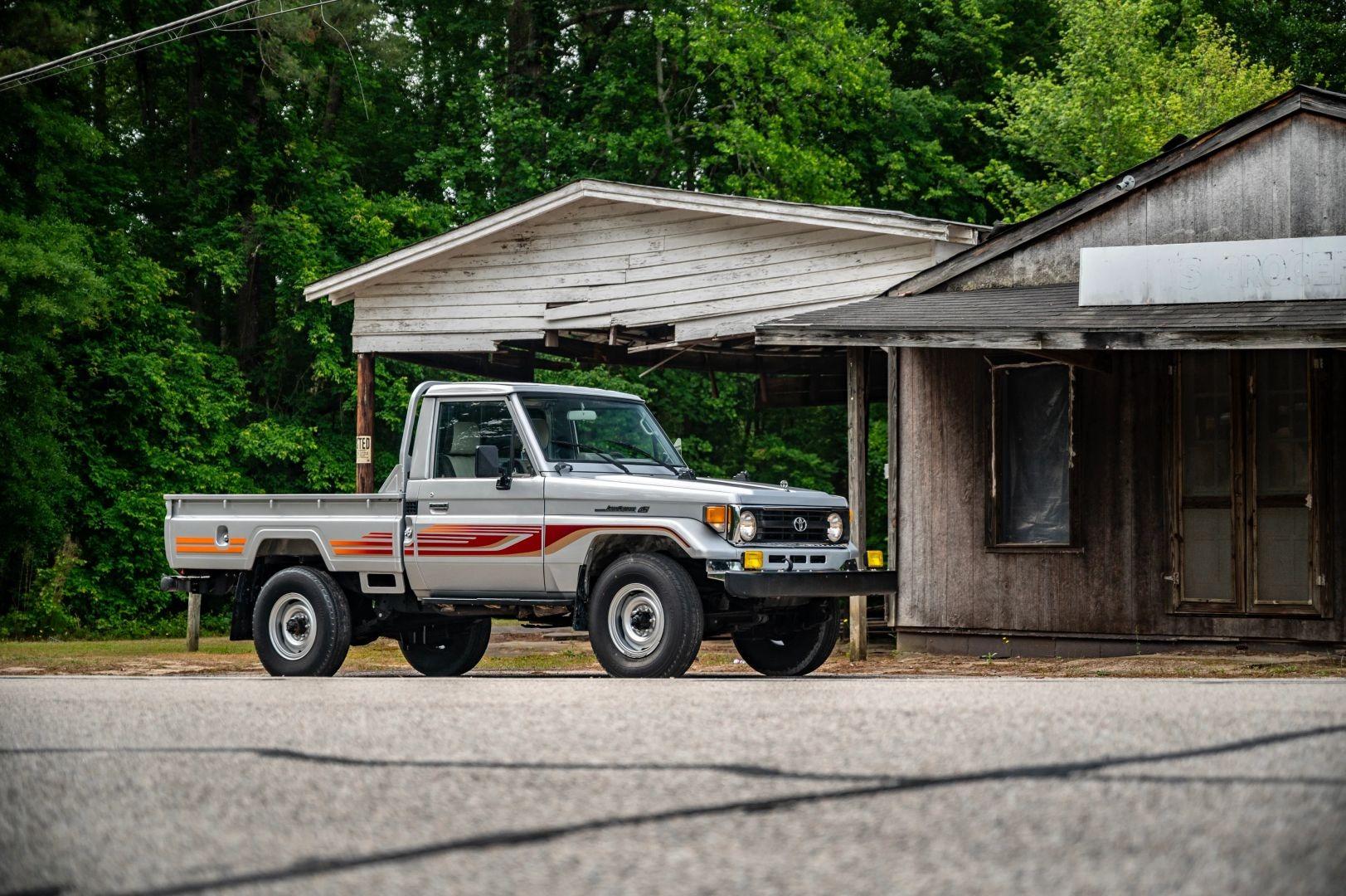 1996 Toyota Land Cruiser FZJ75 Pickup - 2