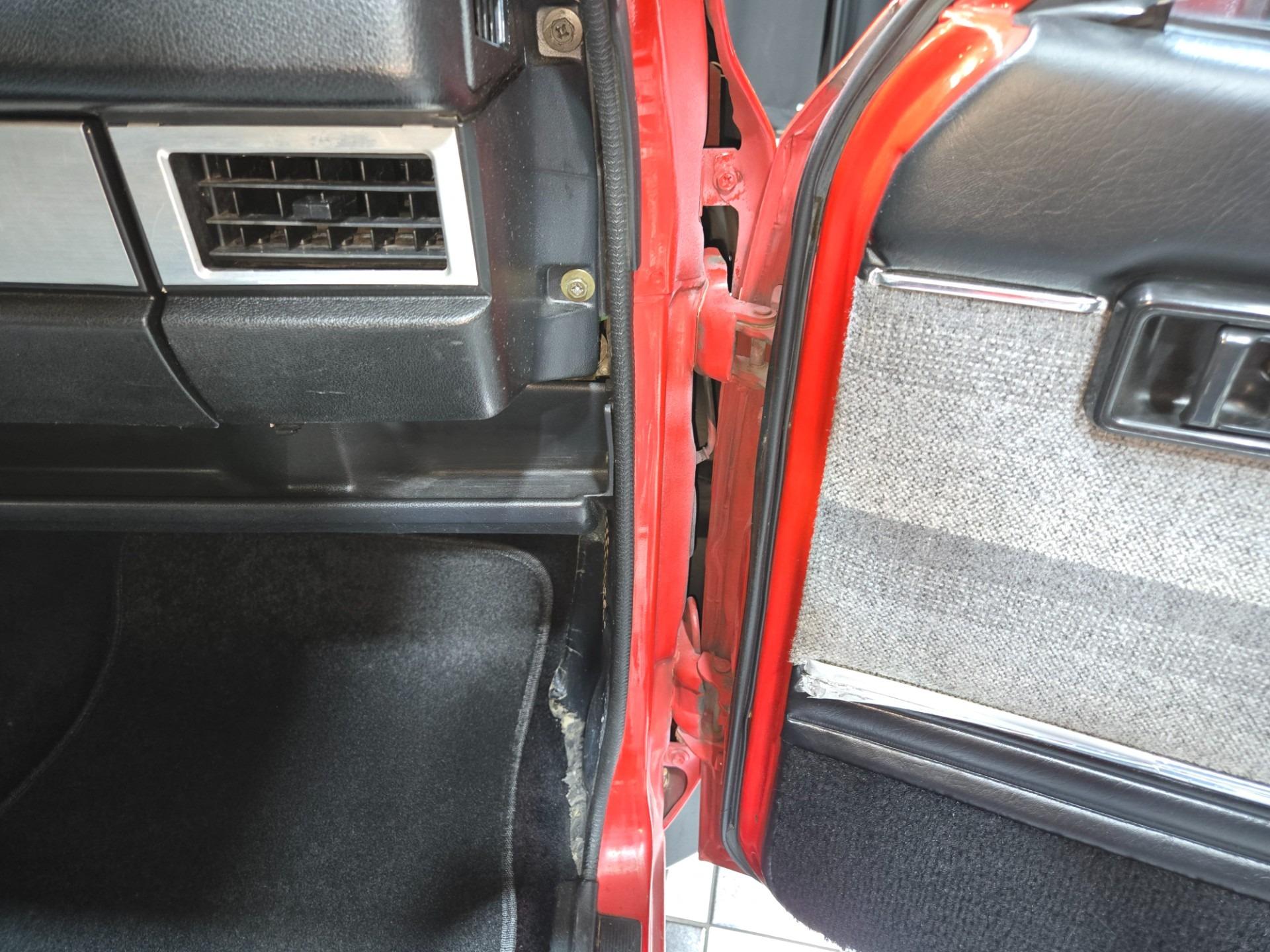 1985 Nissan 720 King Cab Deluxe