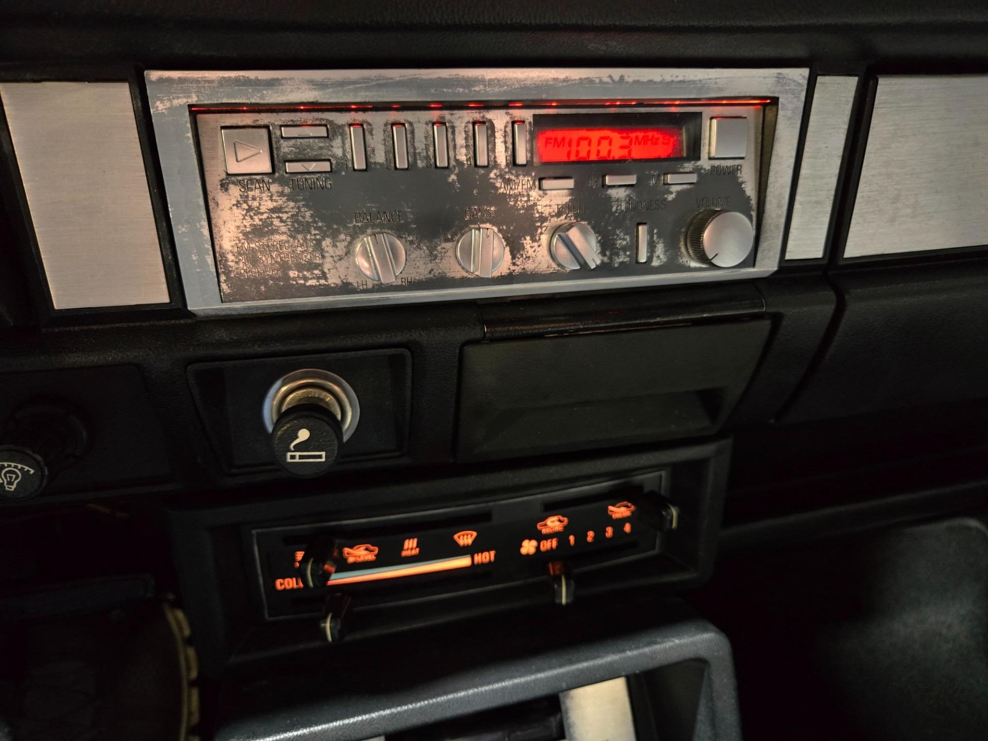 1985 Nissan 720 King Cab Deluxe