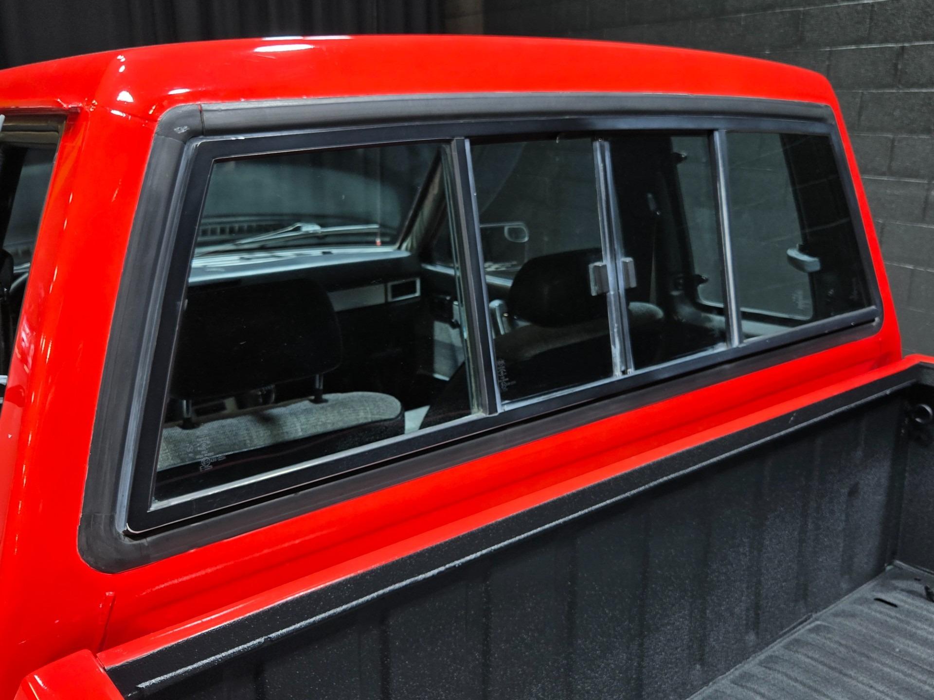 1985 Nissan 720 King Cab Deluxe