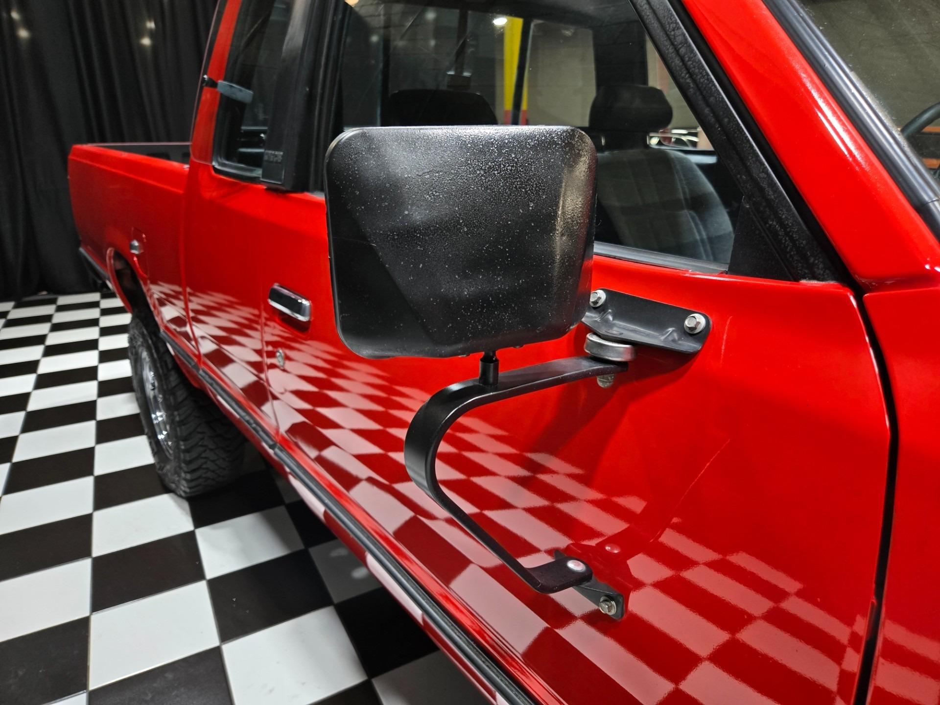 1985 Nissan 720 King Cab Deluxe