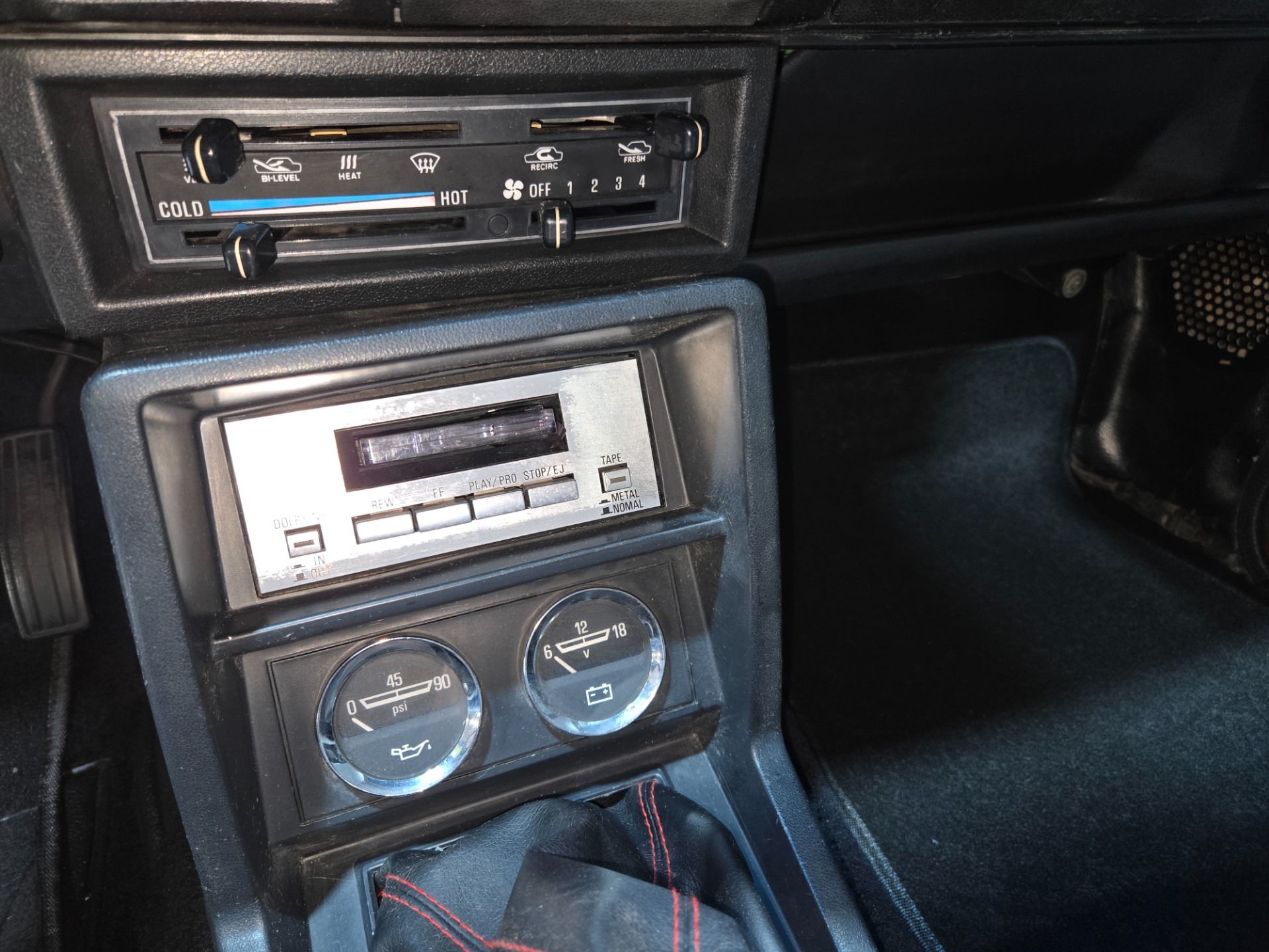 1985 Nissan Pickup Deluxe
