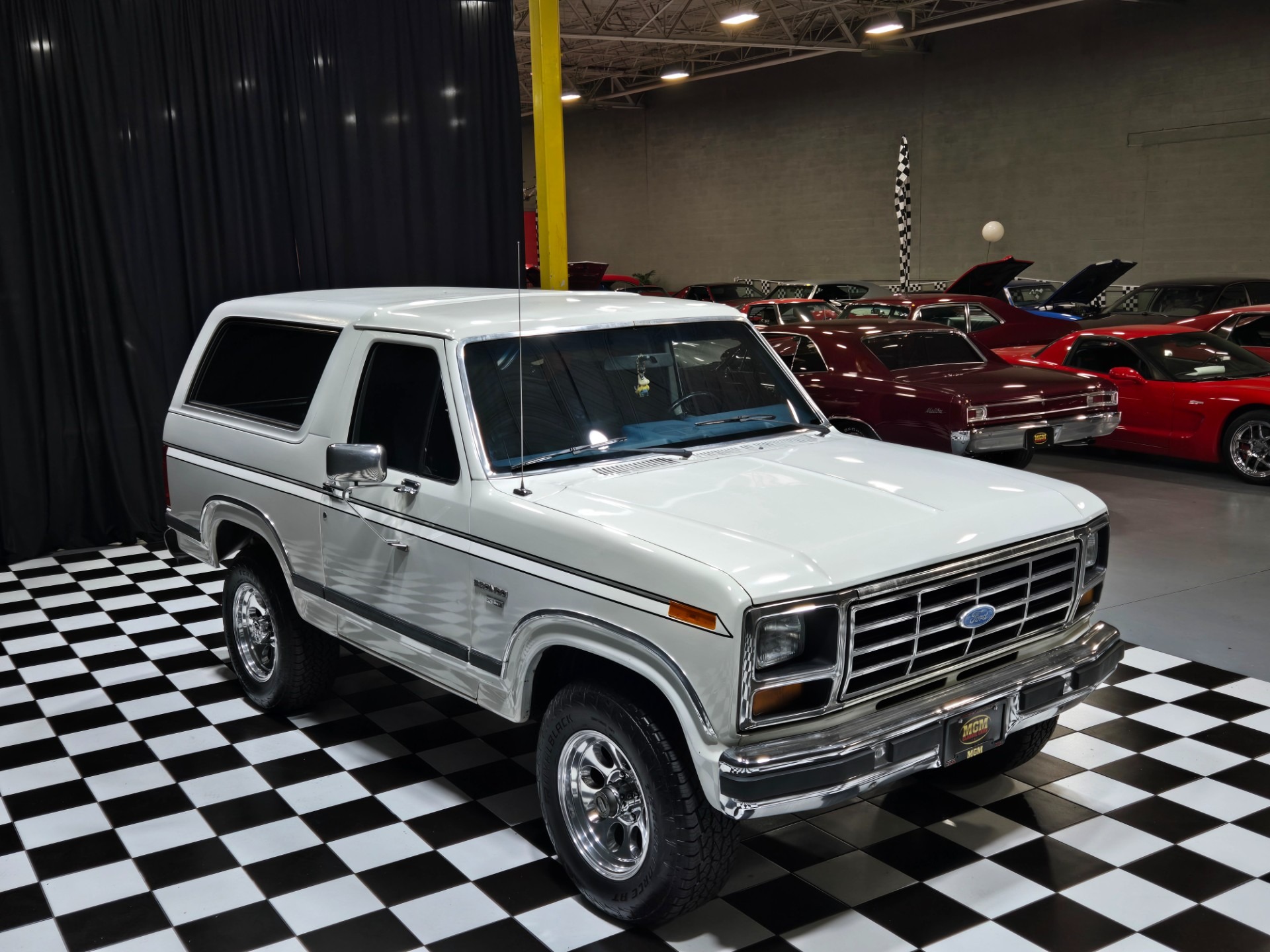 1984 Ford Bronco XLT - 3