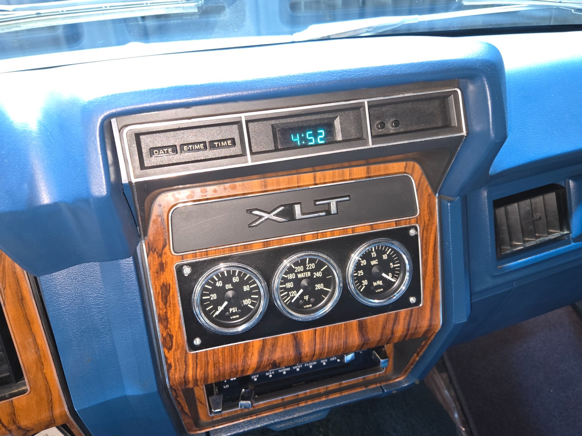 1984 Ford Bronco XLT
