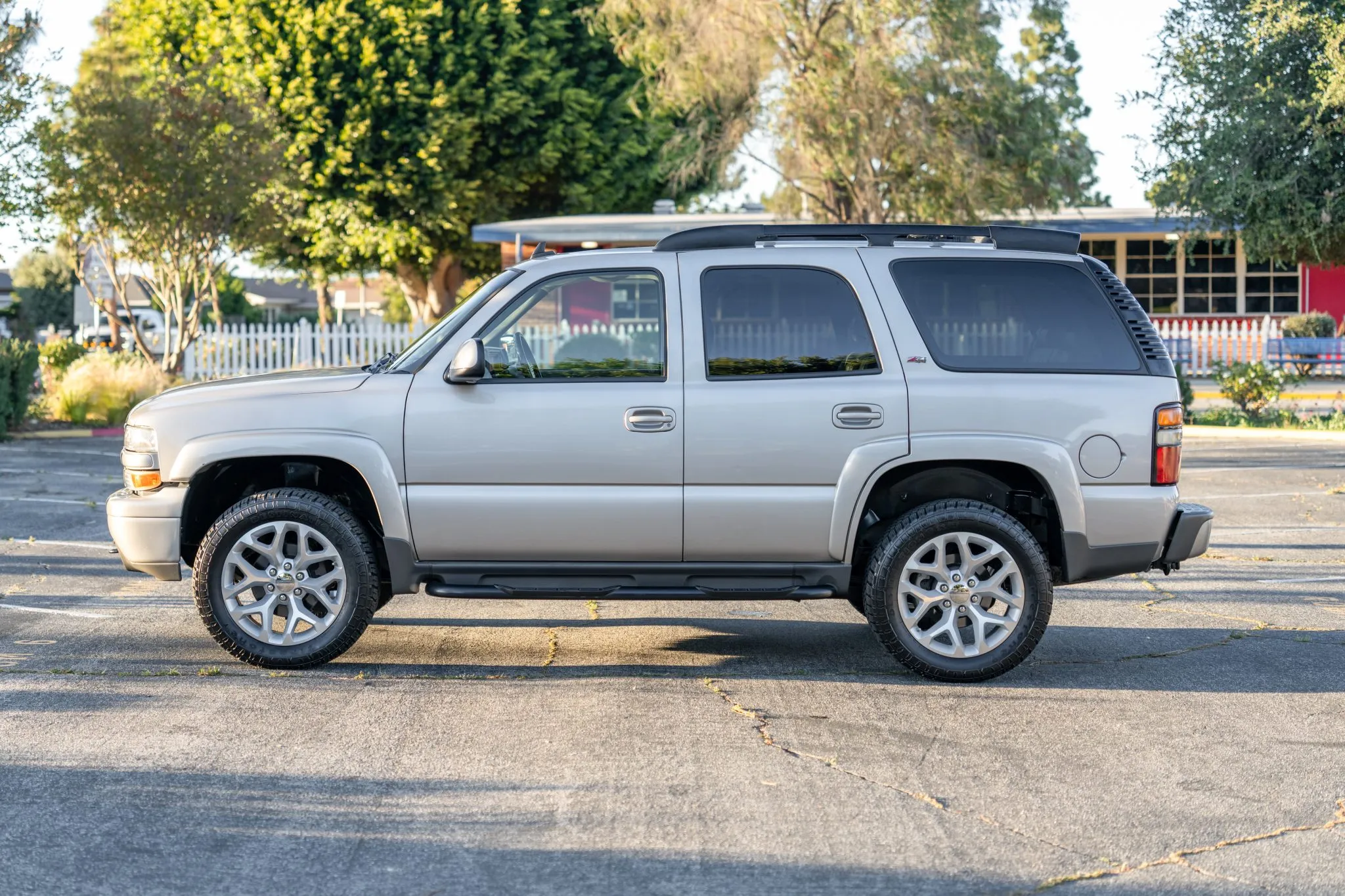 2006 Chevrolet Tahoe LS - 2