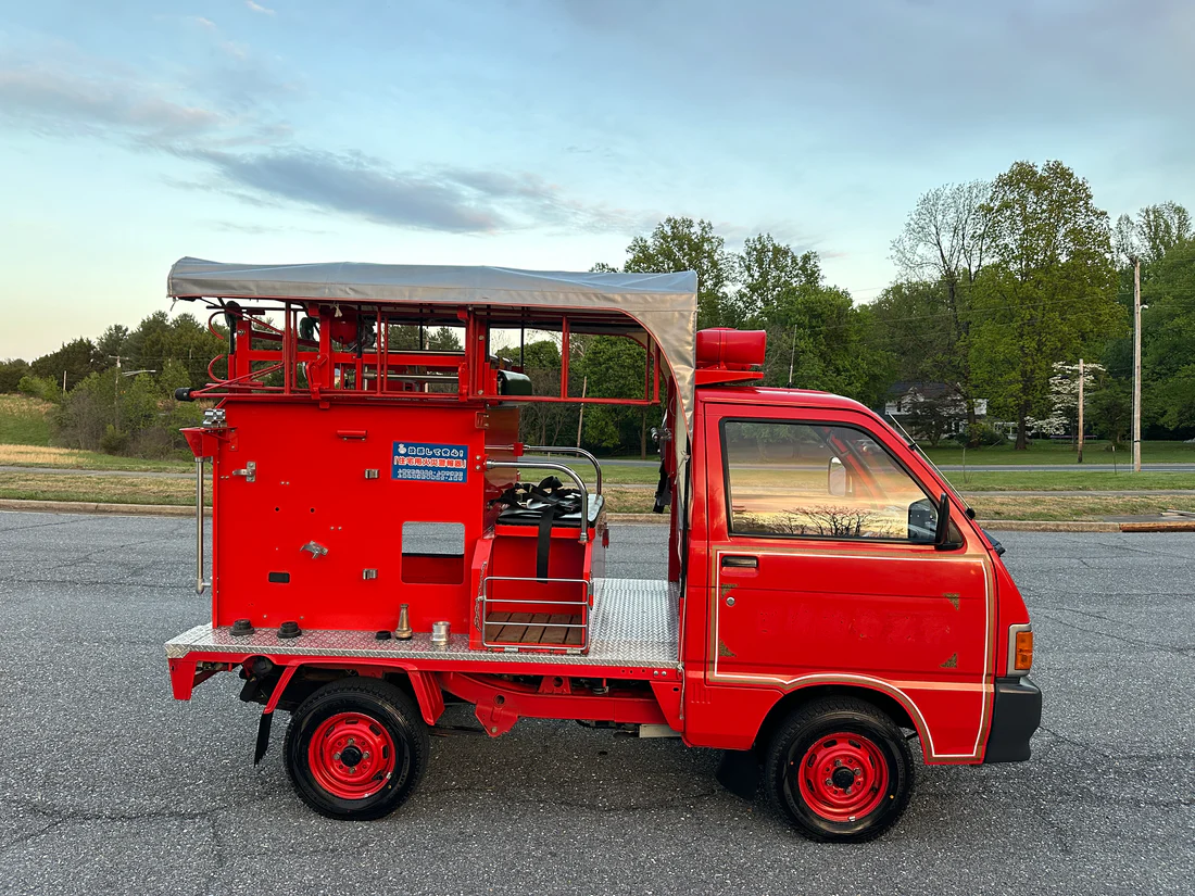 1992 Daihatsu HiJet Fire Truck - 2