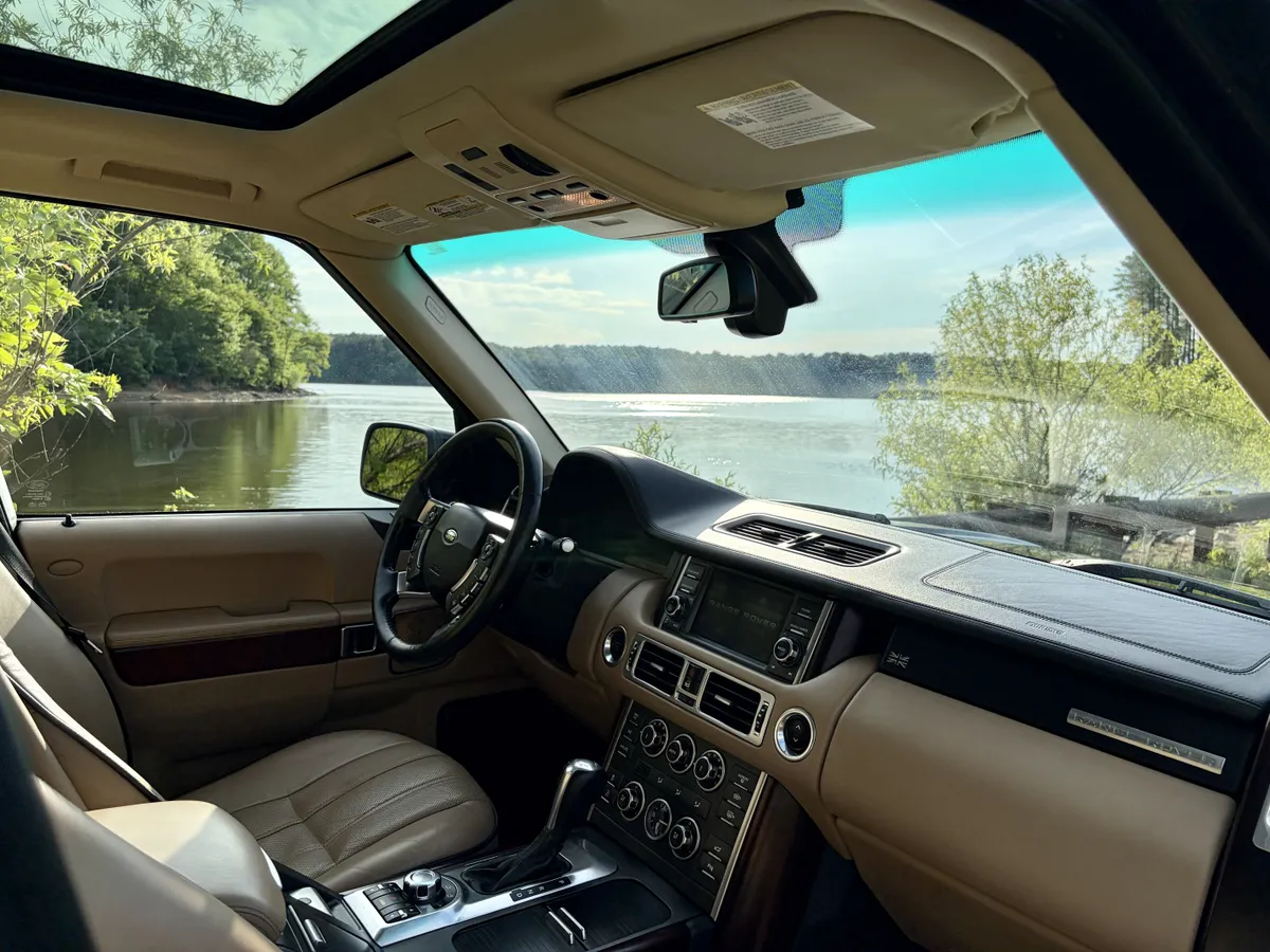 2011 Land Rover Range Rover HSE Luxury