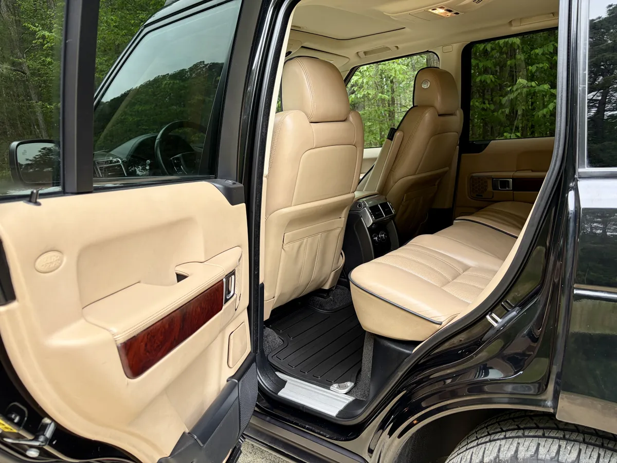 2011 Land Rover Range Rover HSE Luxury