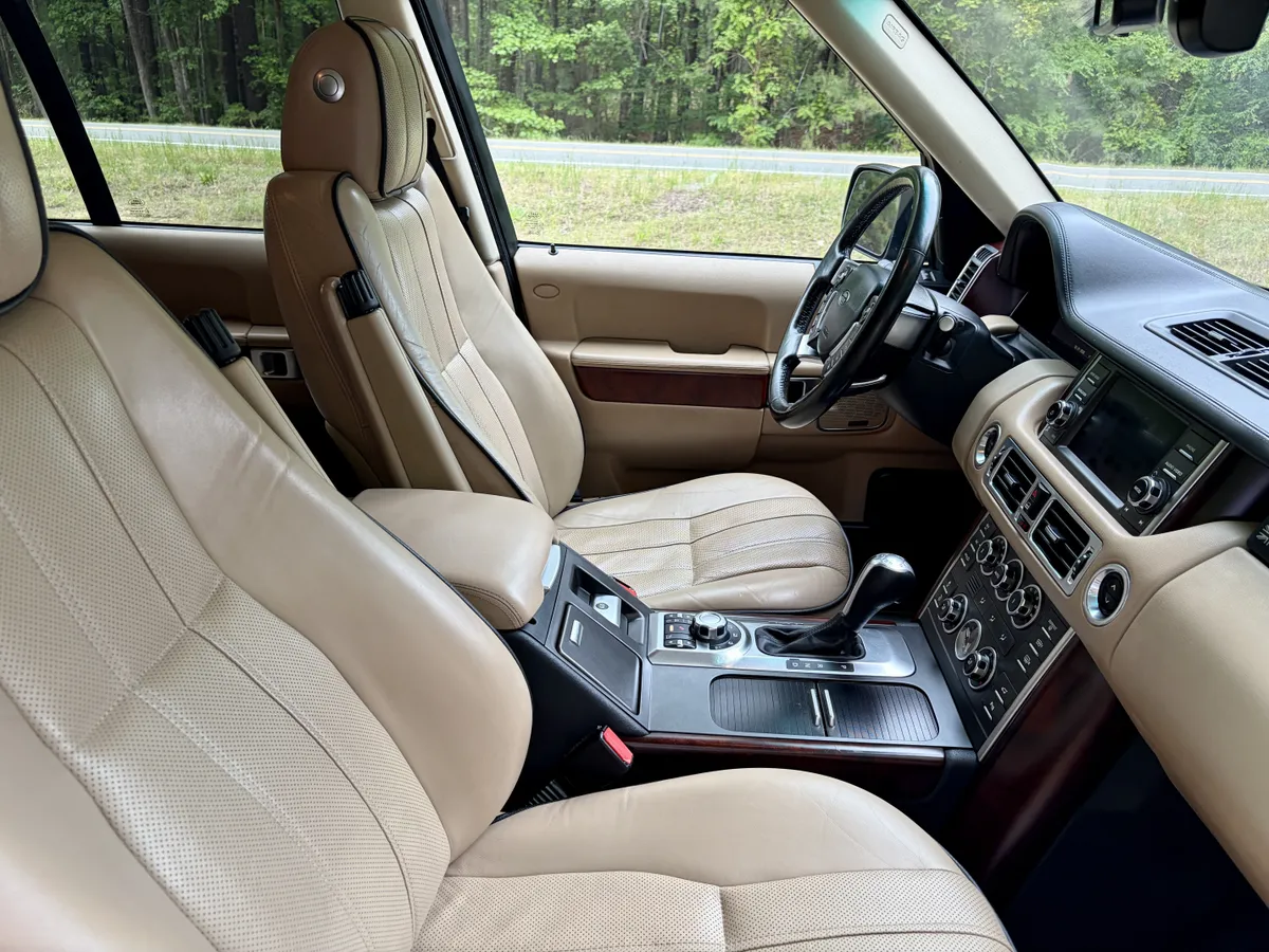 2011 Land Rover Range Rover HSE Luxury