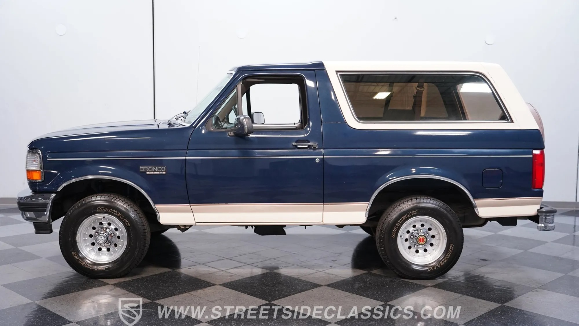 1992 Ford Bronco Eddie Bauer - 2