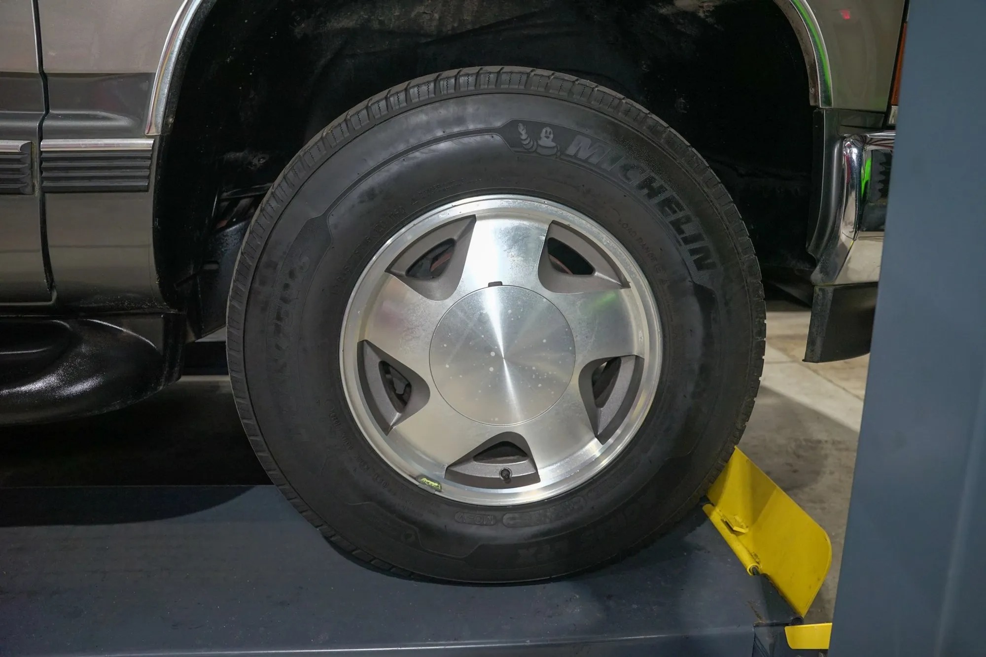 1999 Chevrolet Suburban LS