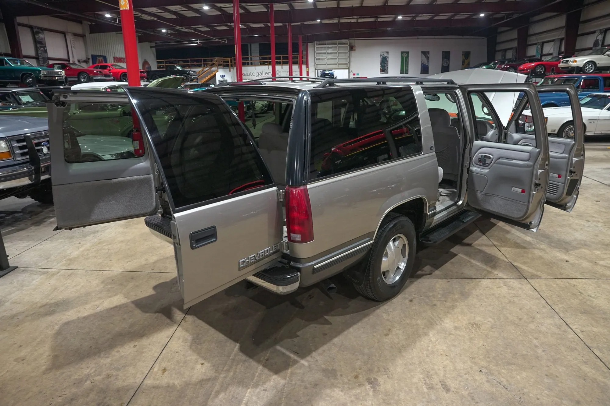 1999 Chevrolet Suburban LS