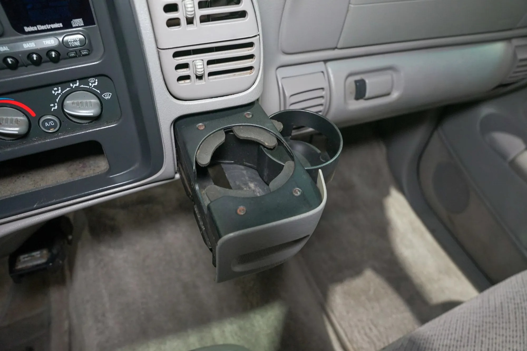 1999 Chevrolet Suburban LS
