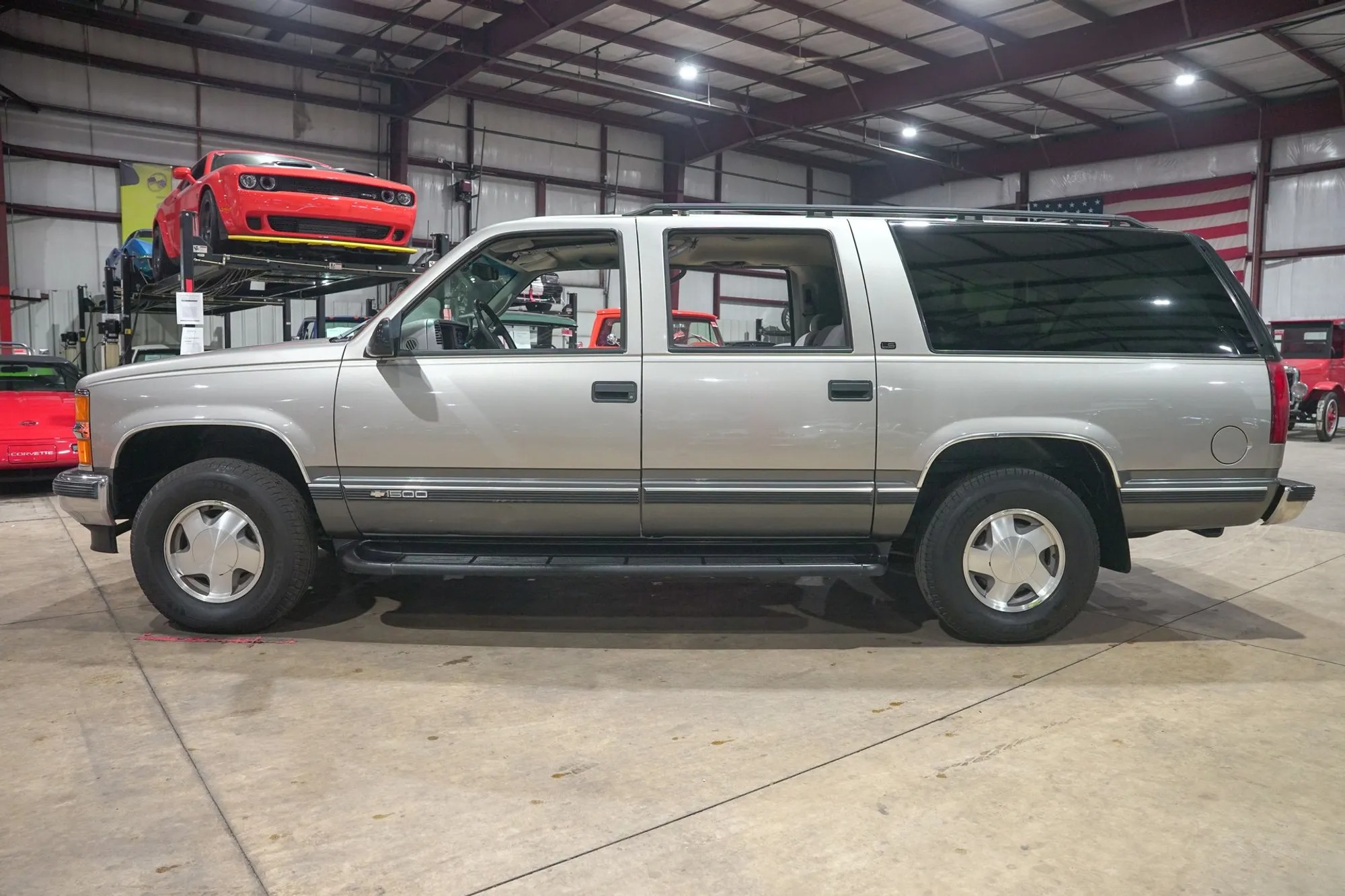 1999 Chevrolet Suburban LS - 2