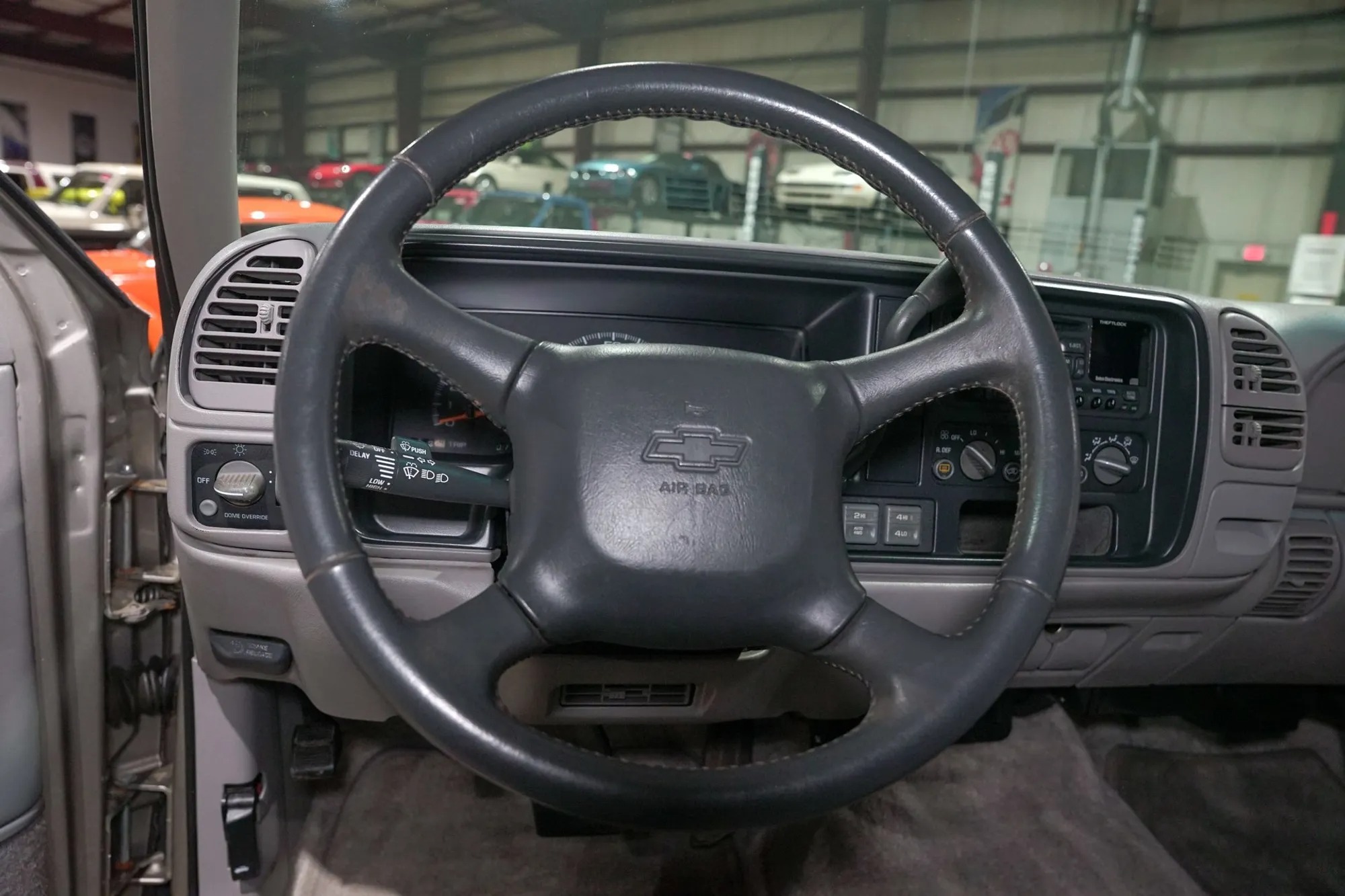 1999 Chevrolet Suburban LS