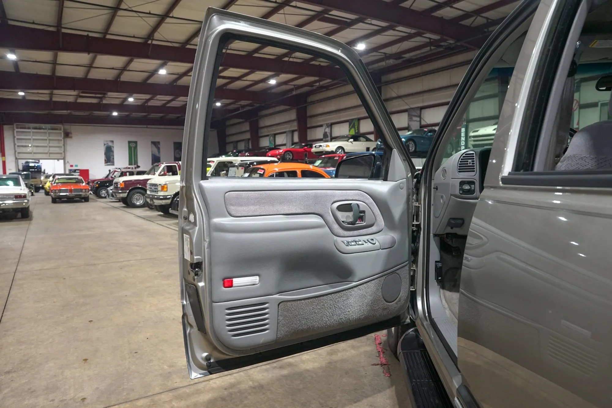 1999 Chevrolet Suburban LS