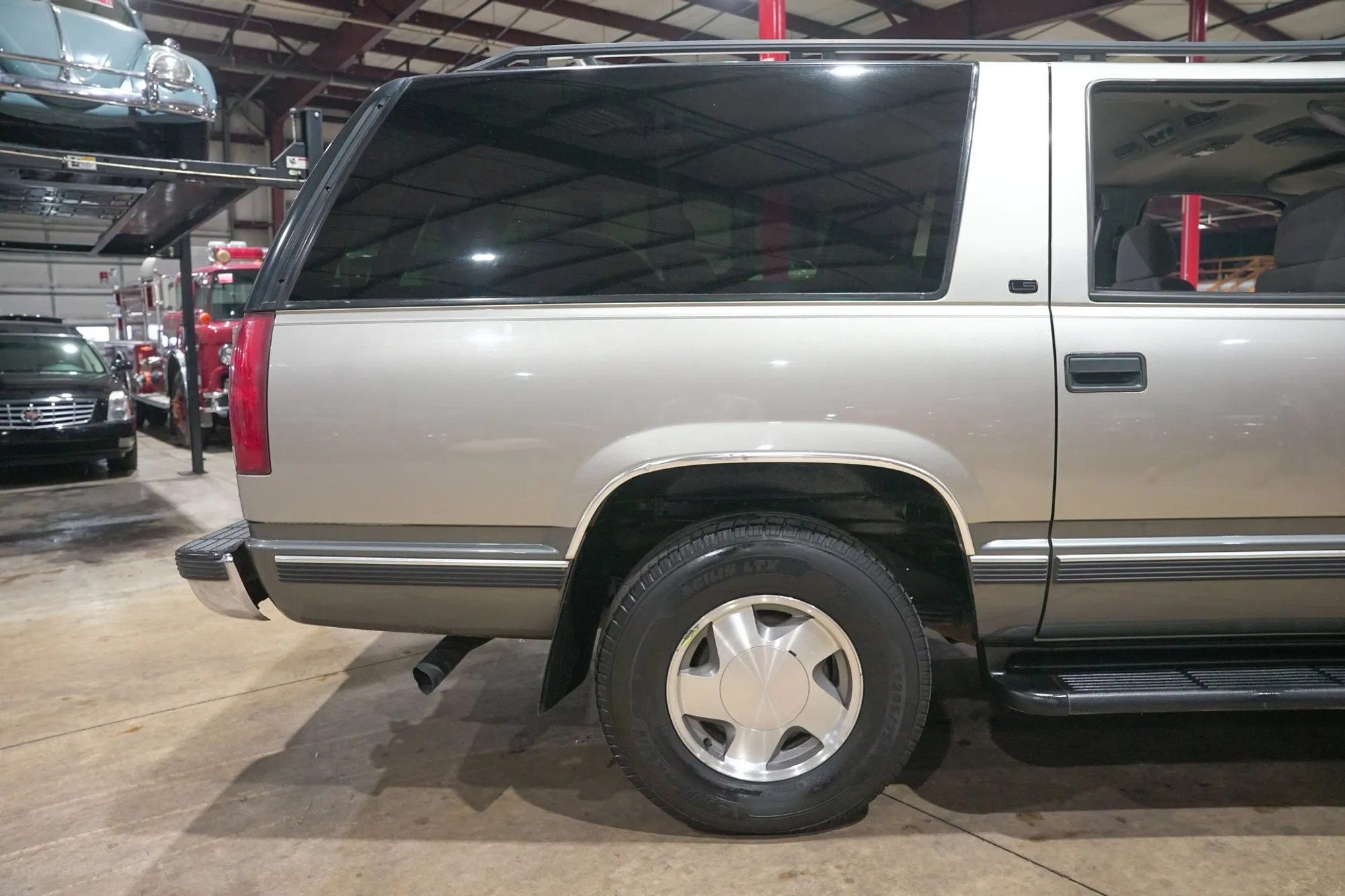 1999 Chevrolet Suburban LS