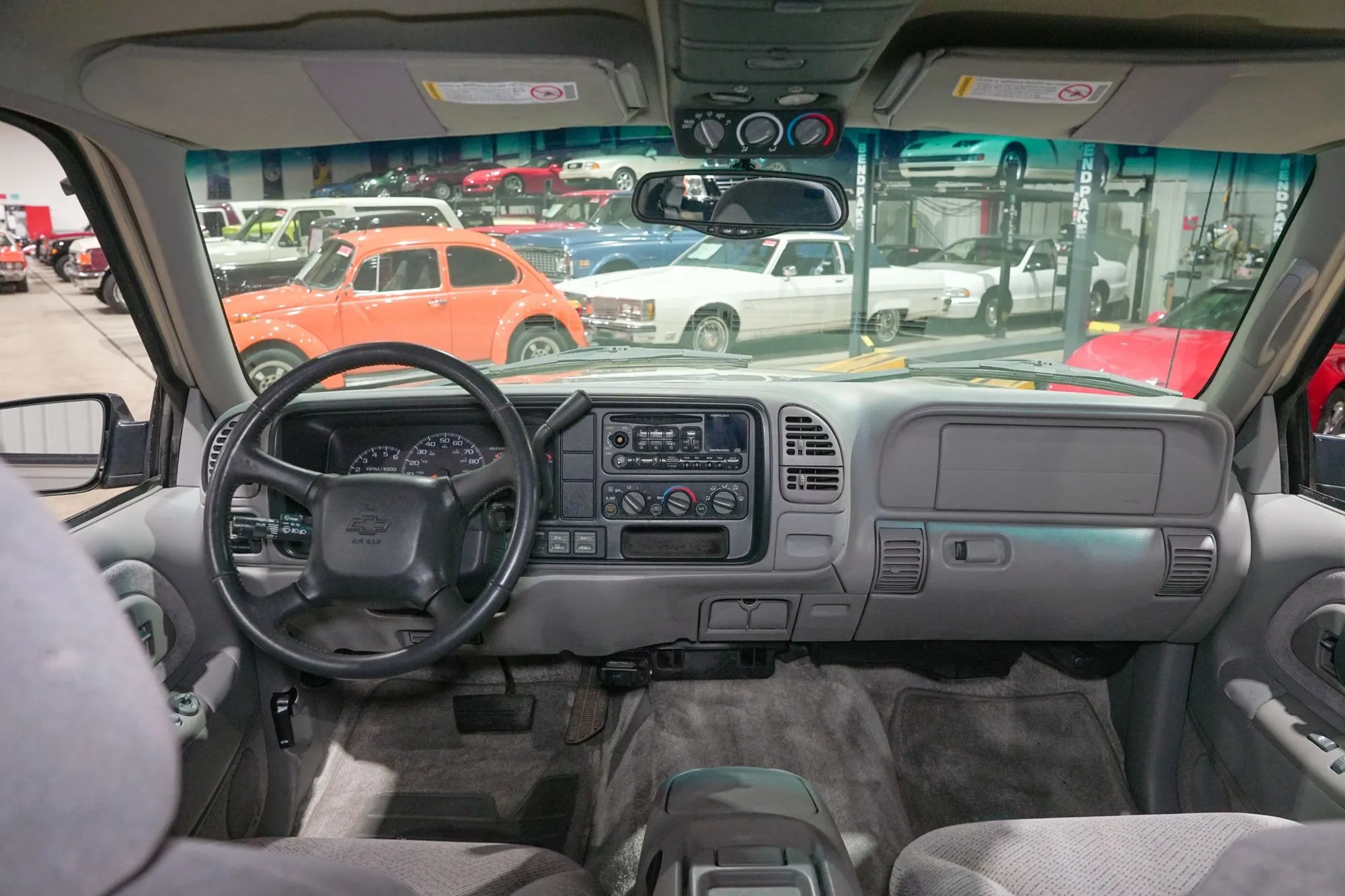 1999 Chevrolet Suburban LS