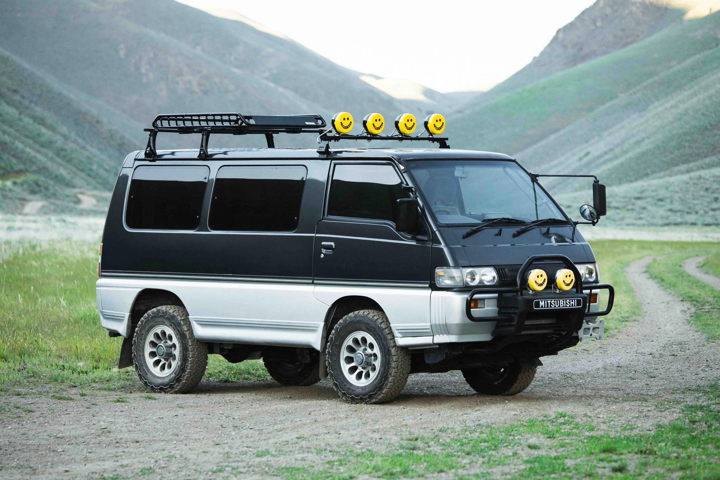  Mitsubishi Delica