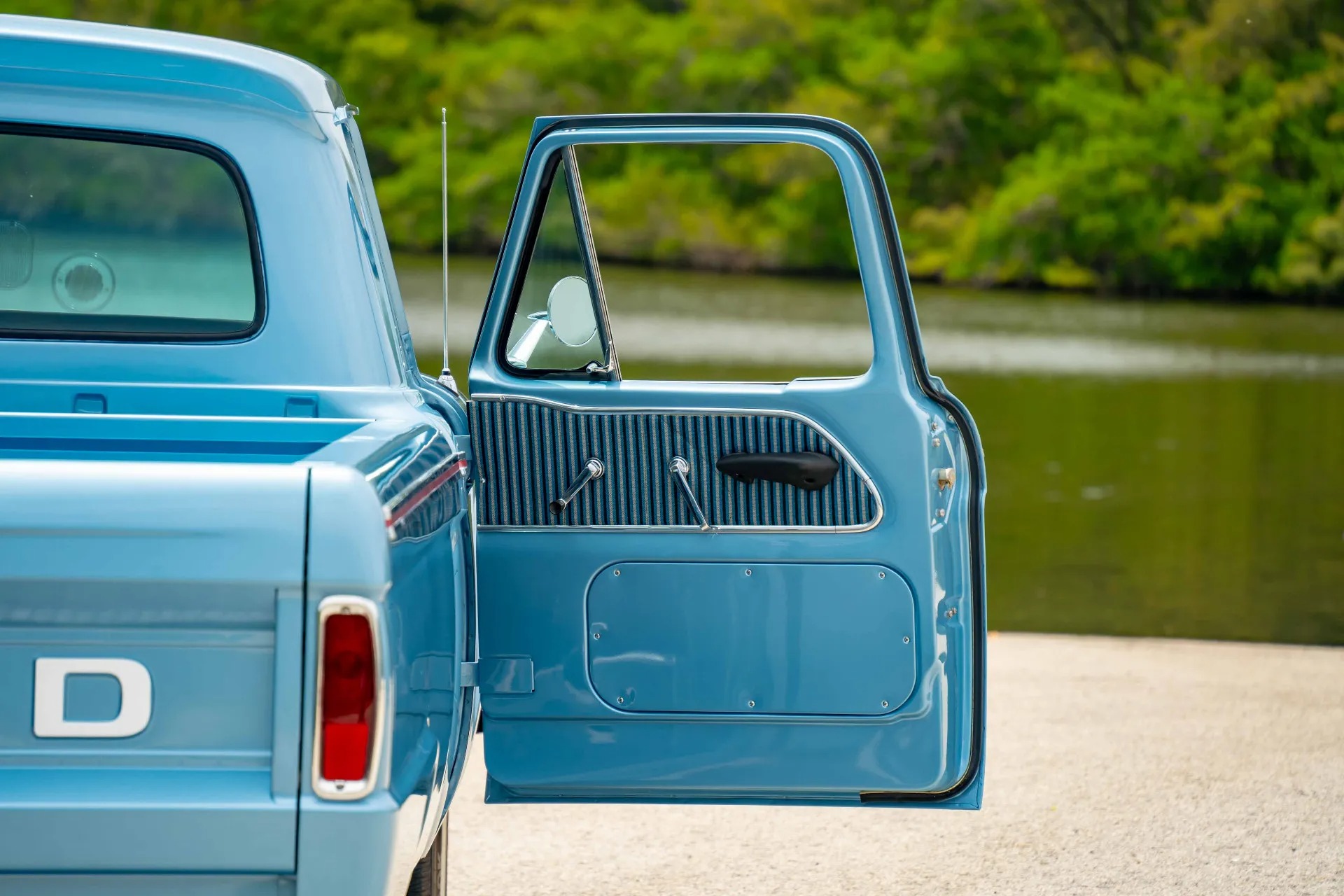 1963 Ford F-100 Custom Cab