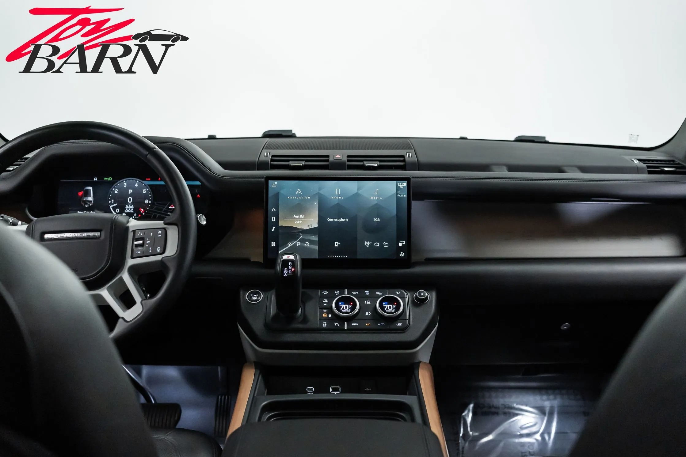 2023 Land Rover Defender 130 SE