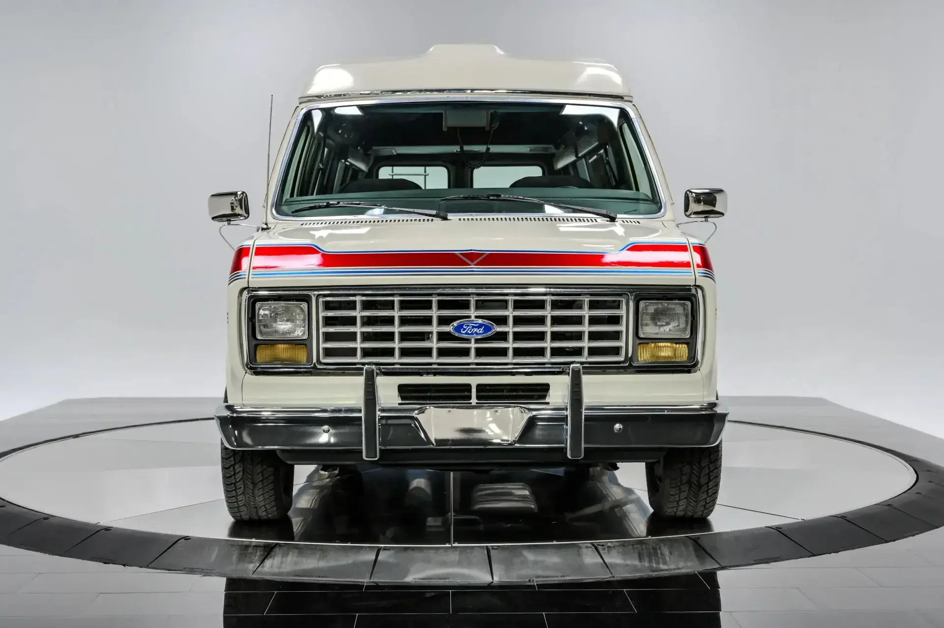 1990 Ford E-150 Econoline - 4