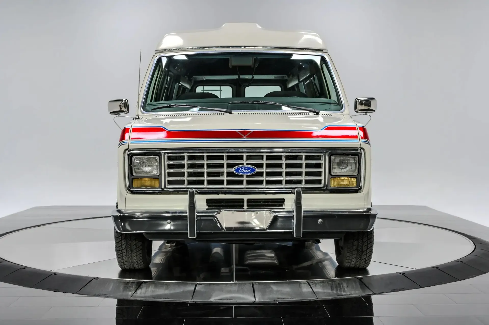 1990 Ford E-150 Econoline - 4