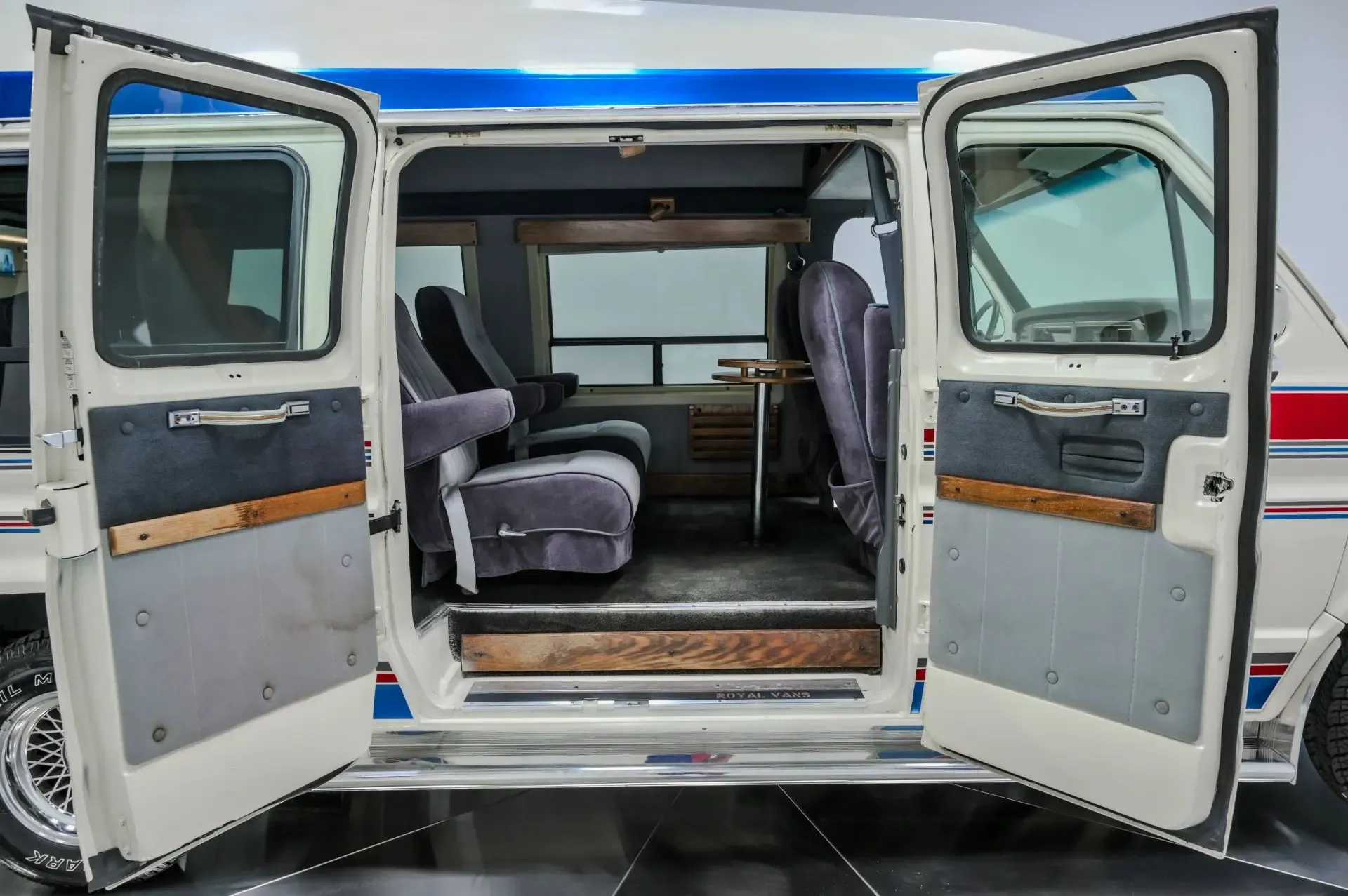 1990 Ford E-150 Econoline