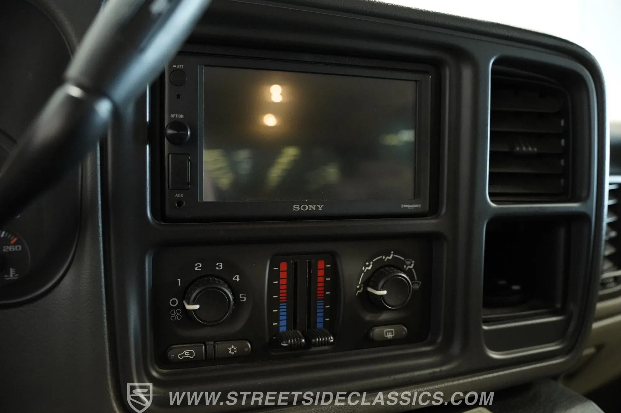2004 Chevrolet Suburban