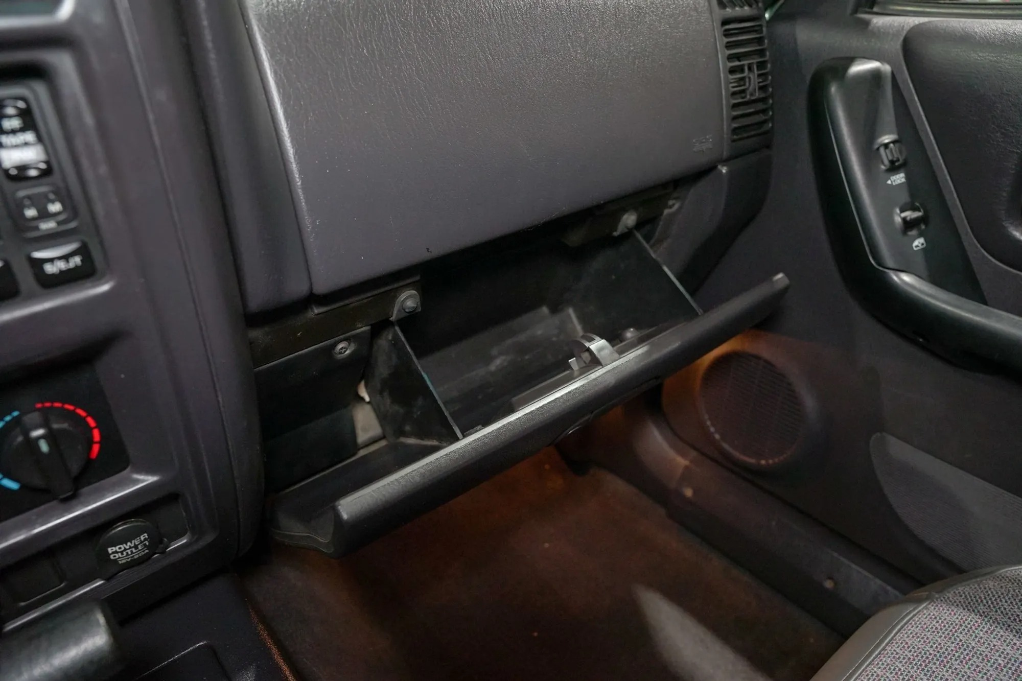 2000 Jeep Cherokee Sport