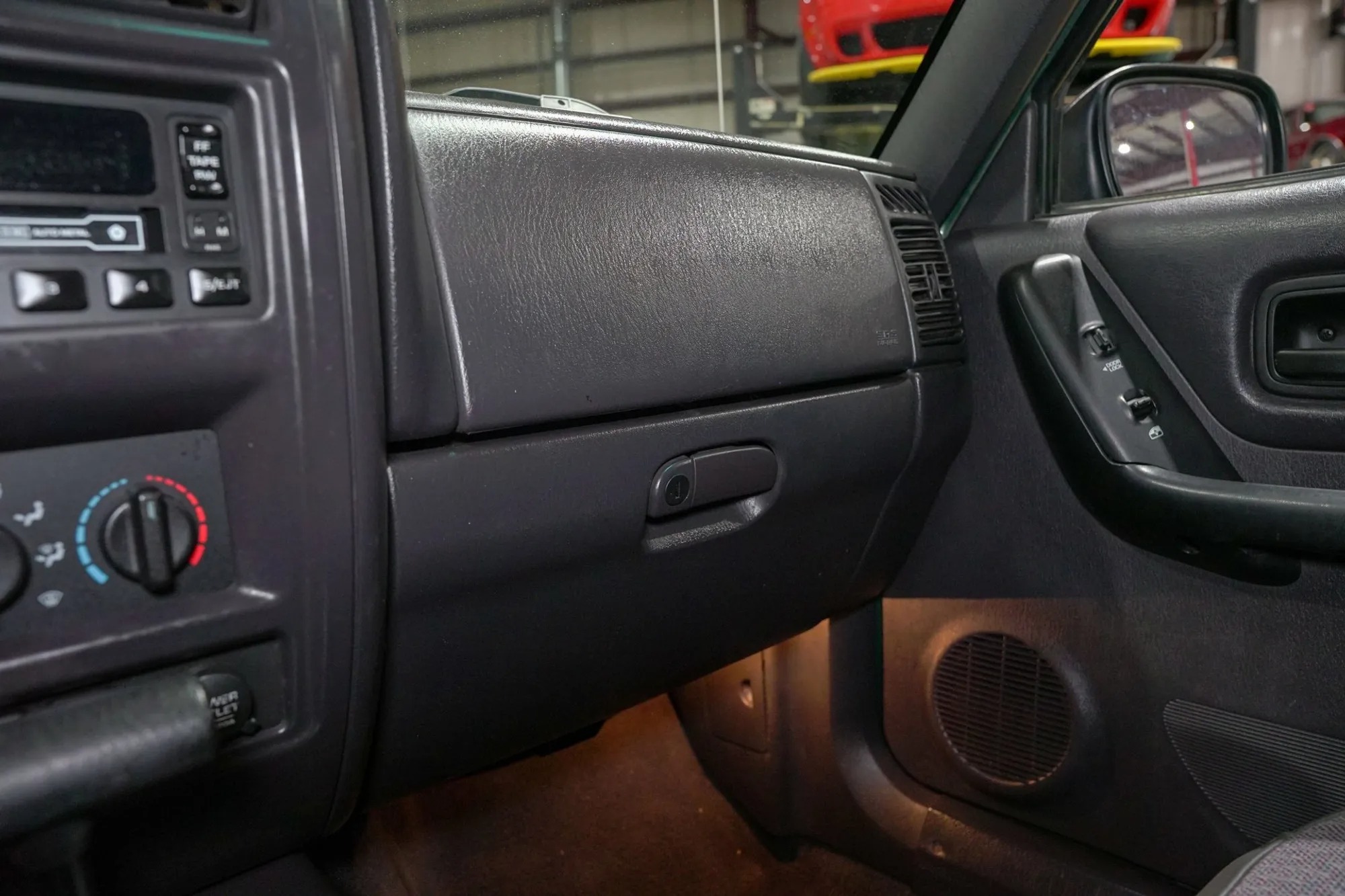 2000 Jeep Cherokee Sport