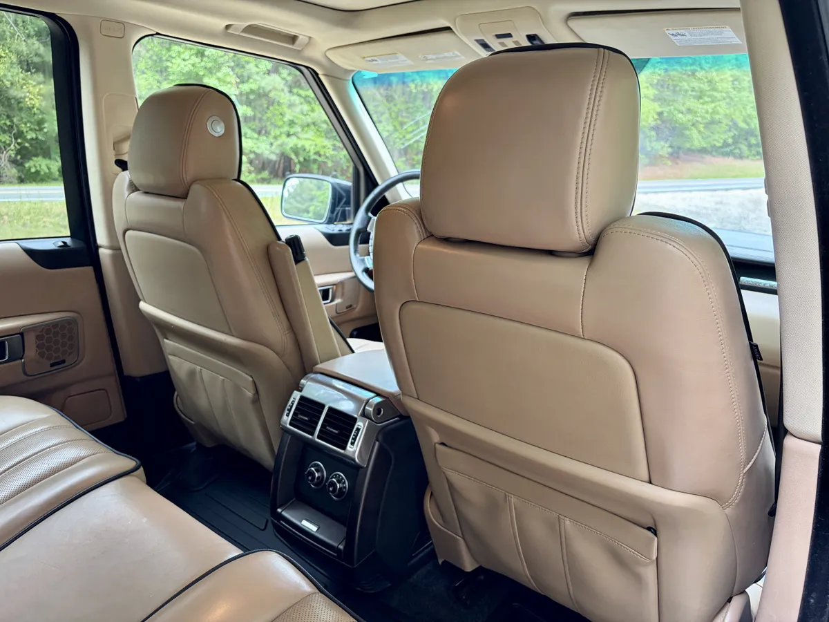 2011 Land Rover Range Rover HSE Luxury
