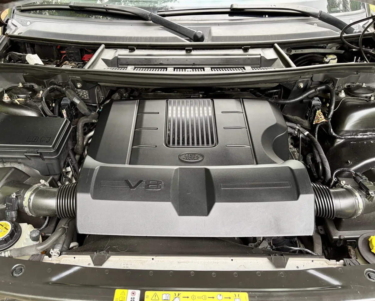 2011 Land Rover Range Rover HSE Luxury