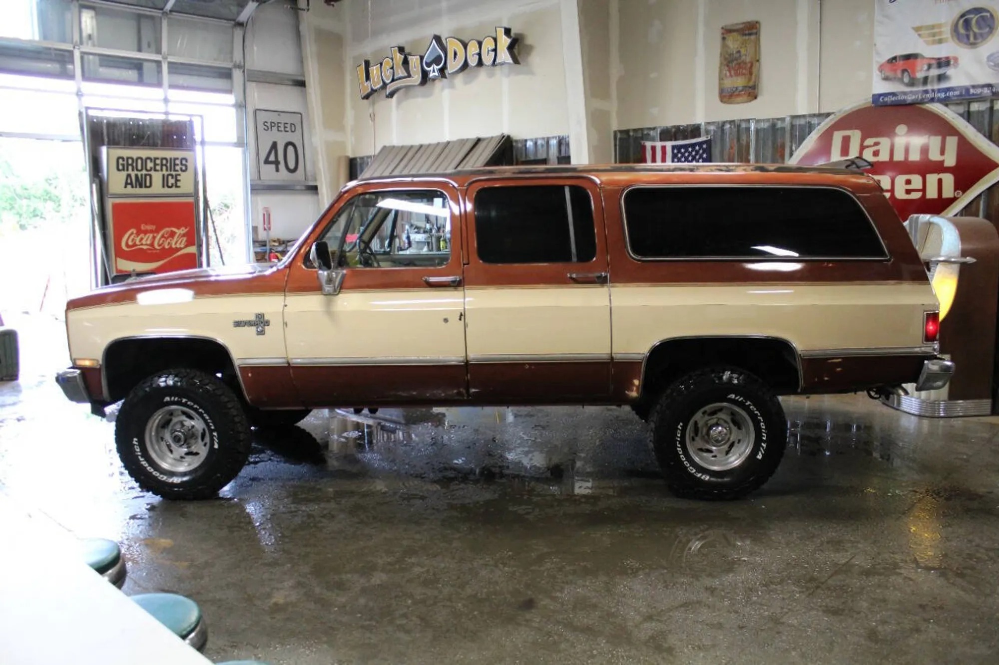 1986 Chevrolet Suburban K10 - 2