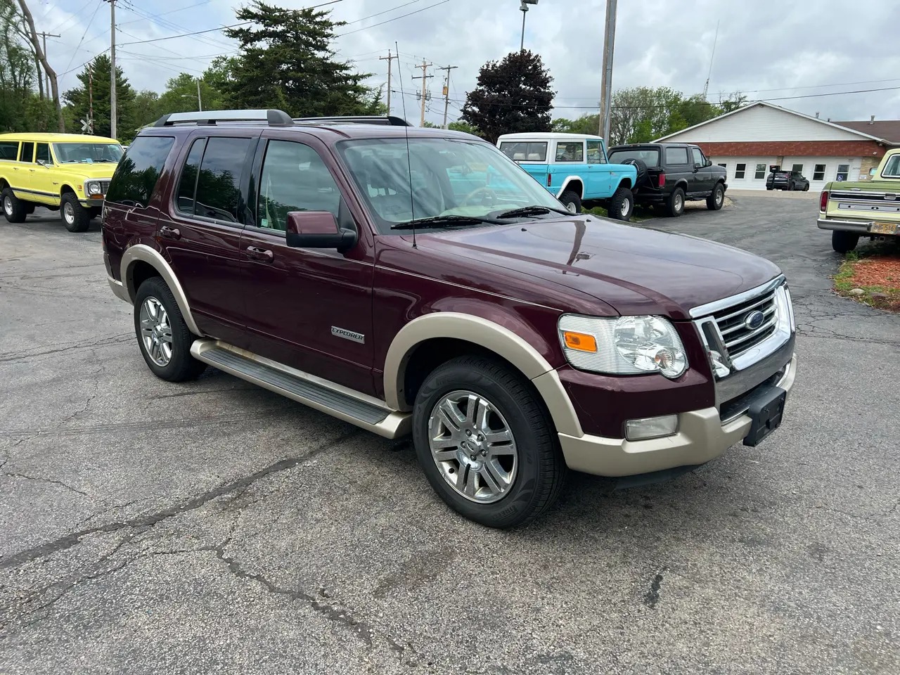 2006 Ford Explorer Eddie Bauer - 2