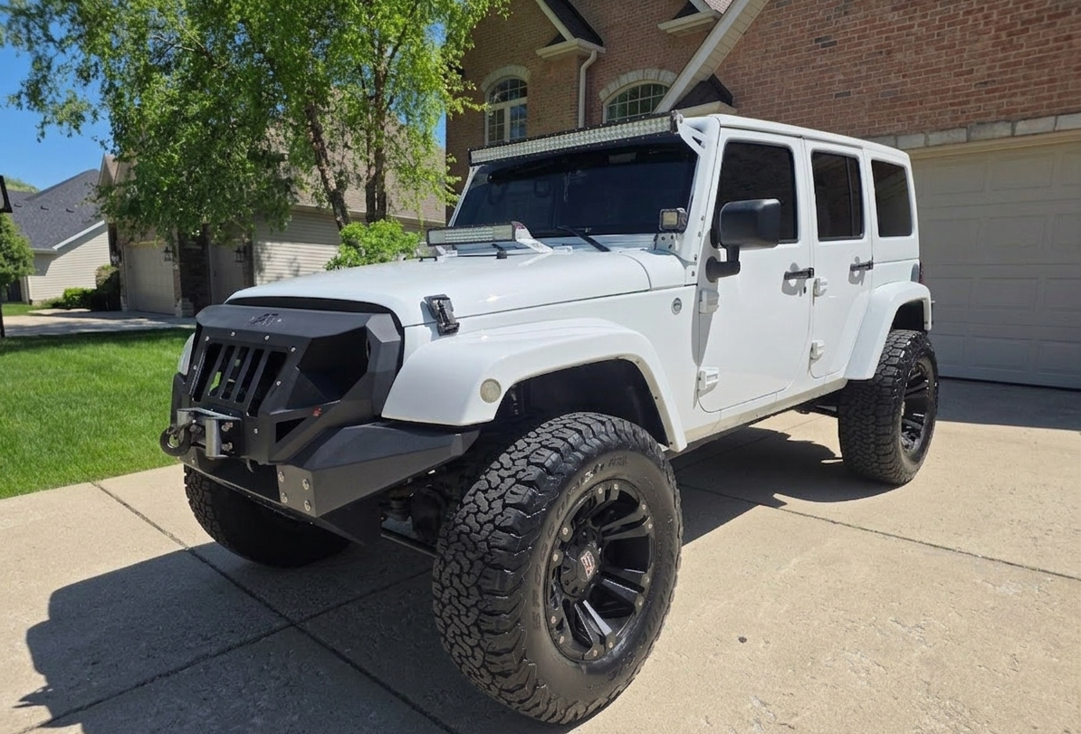 2014 Jeep Wrangler Unlimited Sahara - 4