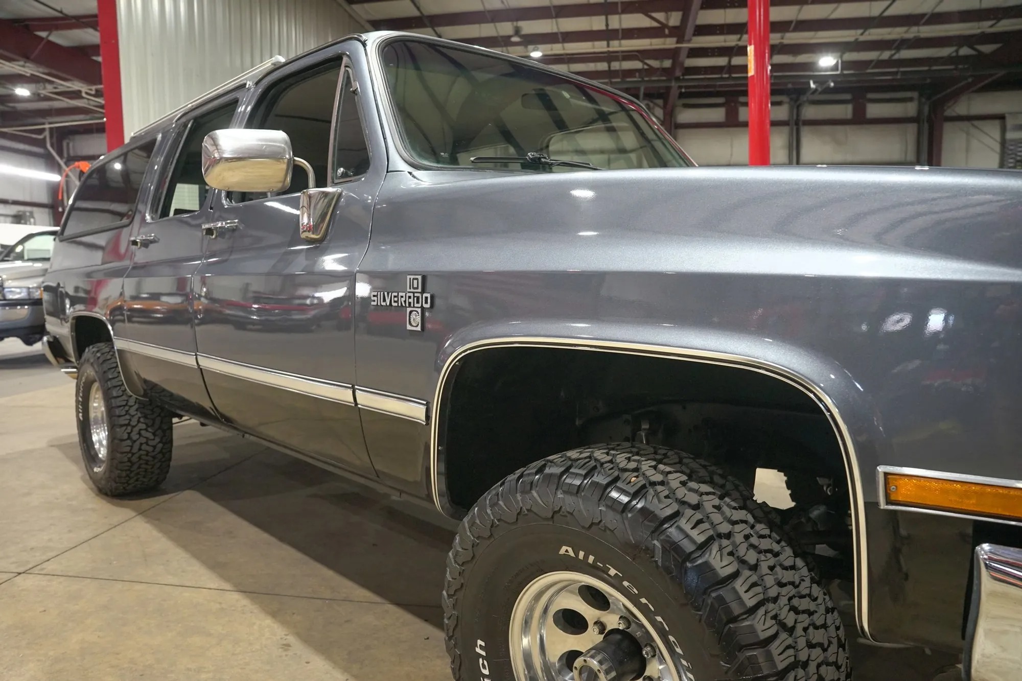 1987 Chevrolet Suburban V10