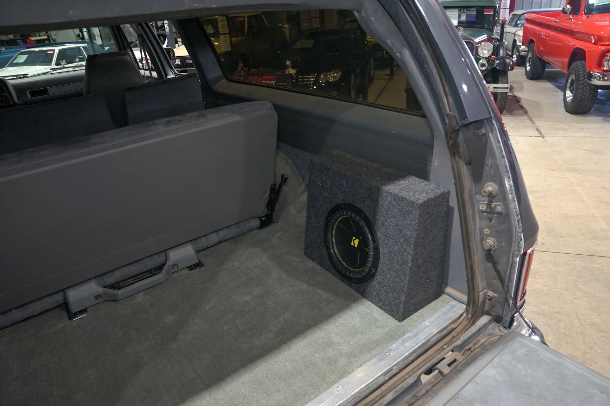 1987 Chevrolet Suburban V10