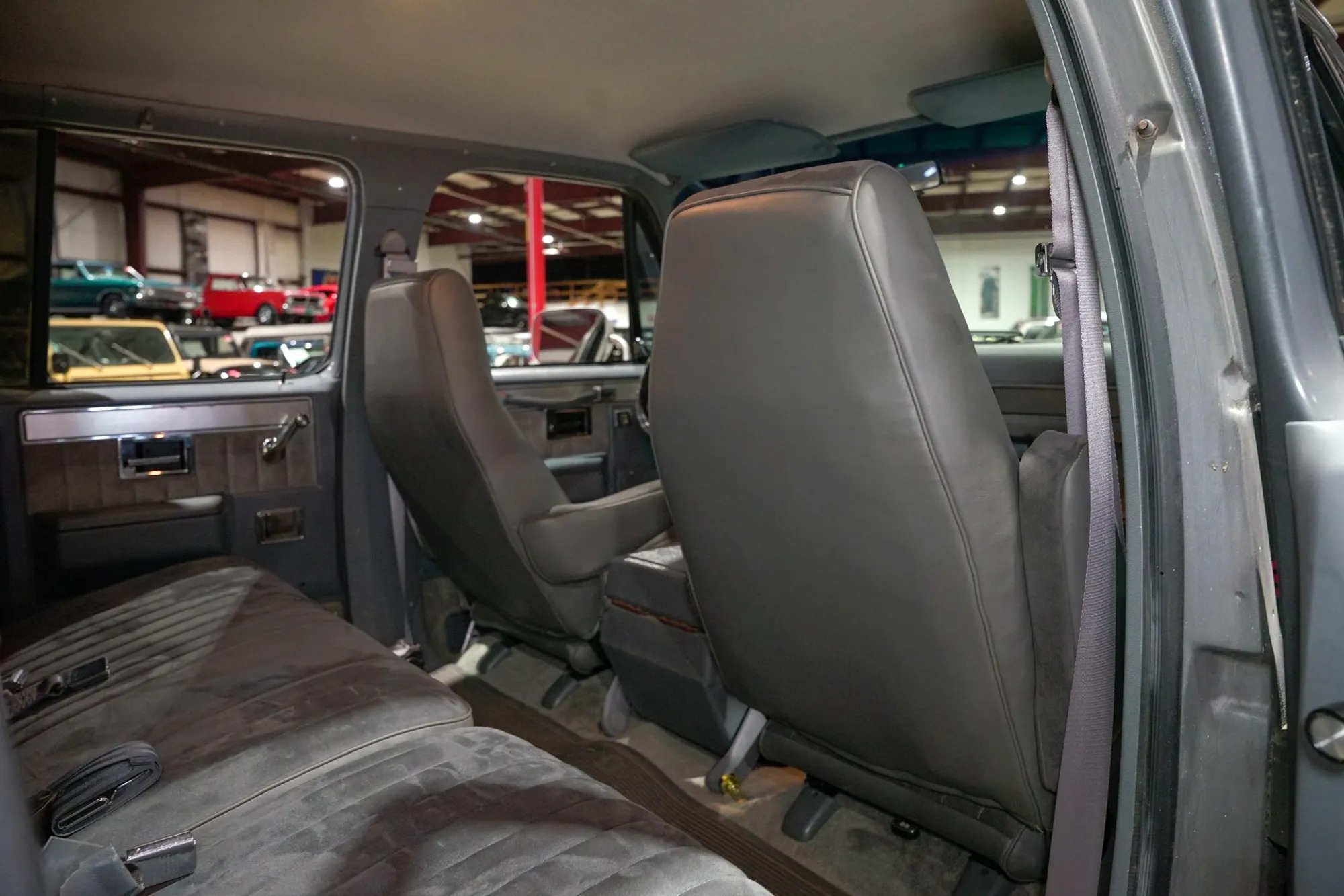 1987 Chevrolet Suburban V10