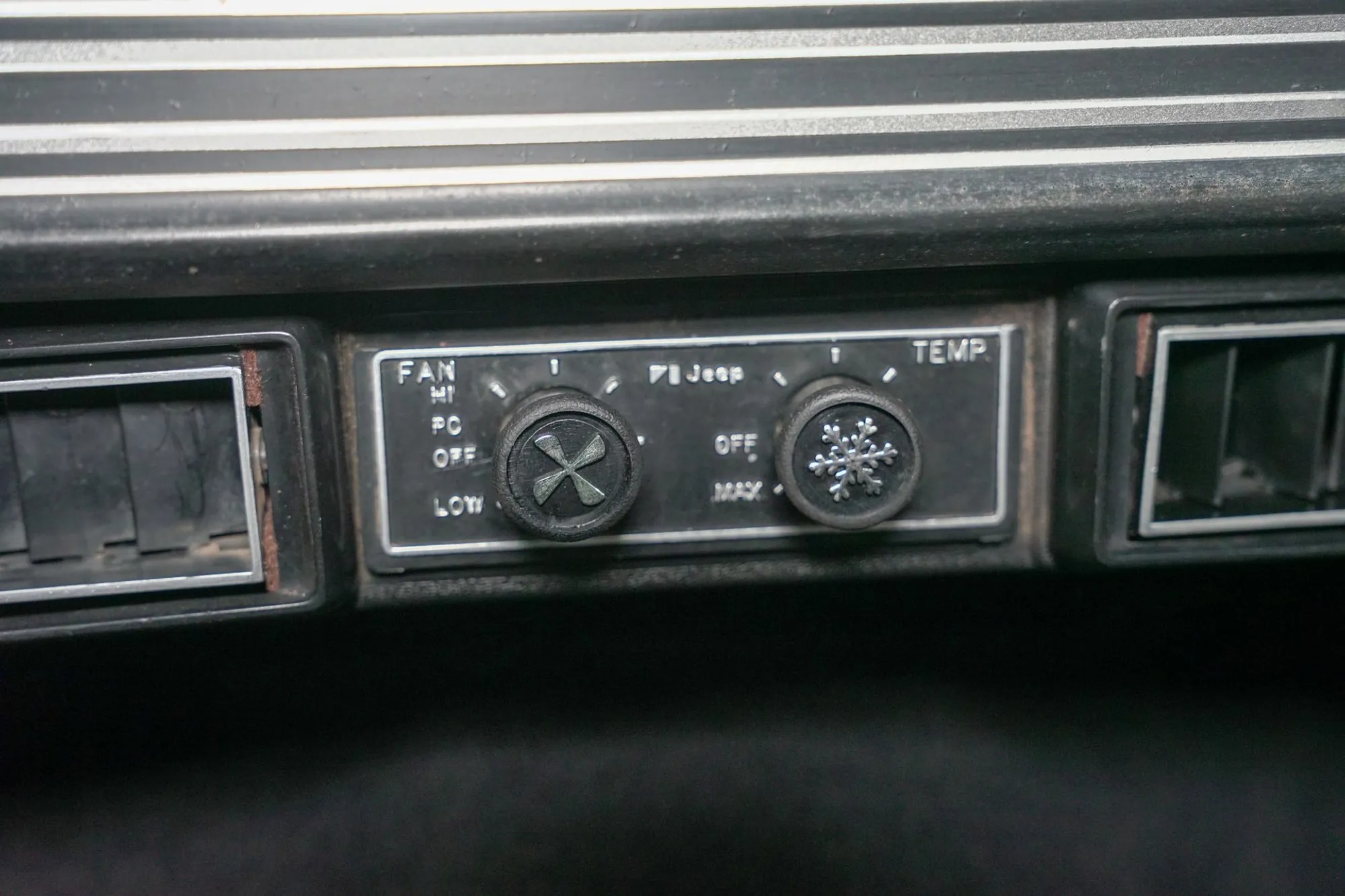 1982 Jeep J10 Laredo
