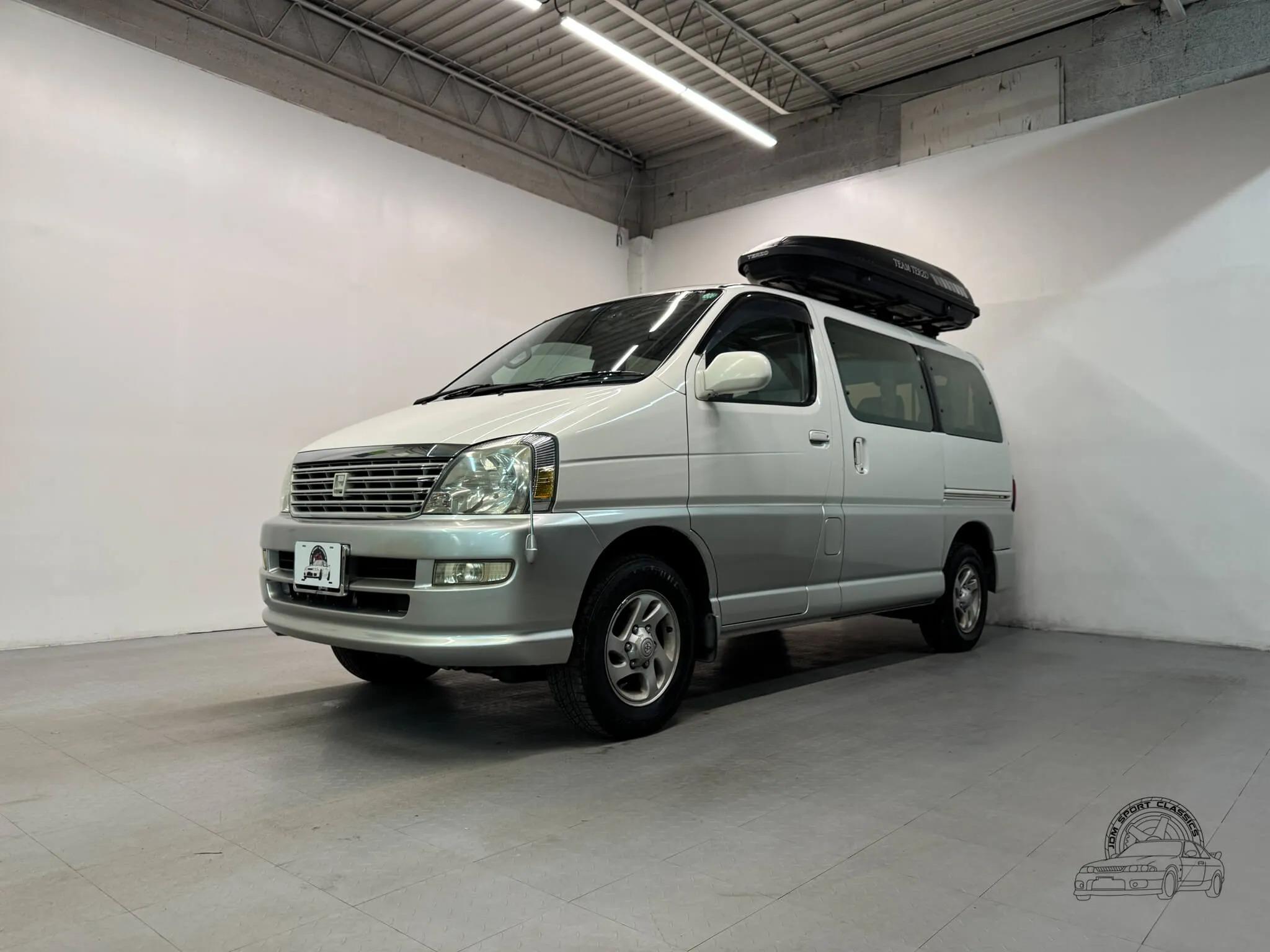  Toyota HiAce