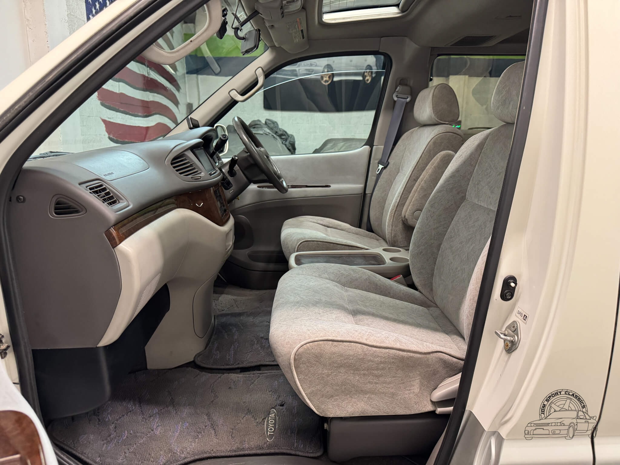 1999 Toyota HiAce Regius V L-Package