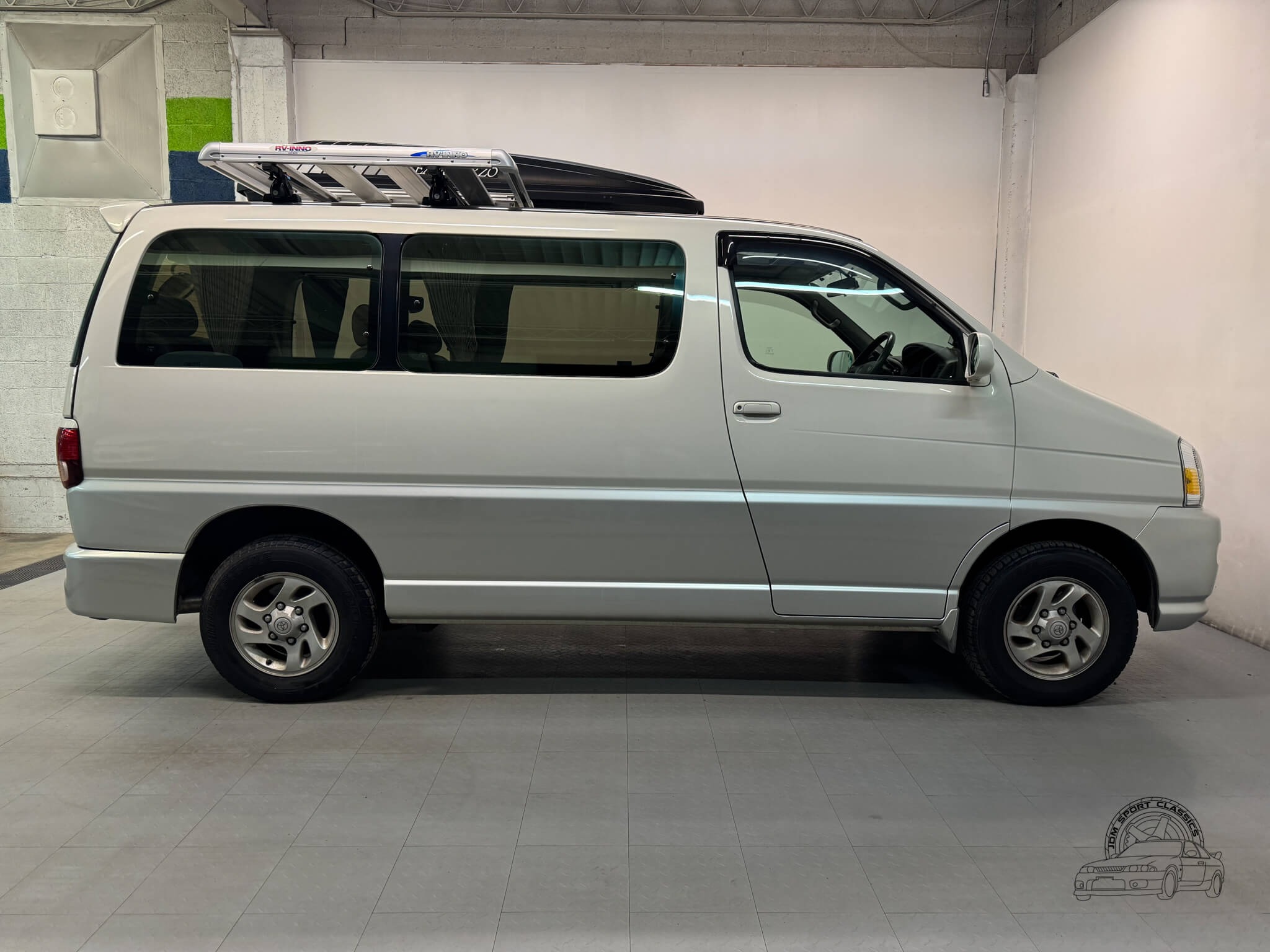 1999 Toyota HiAce Regius V L-Package