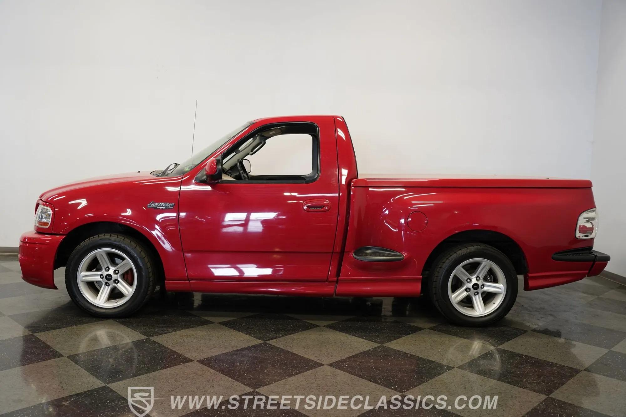 2003 Ford F-150 SVT Lightning - 2