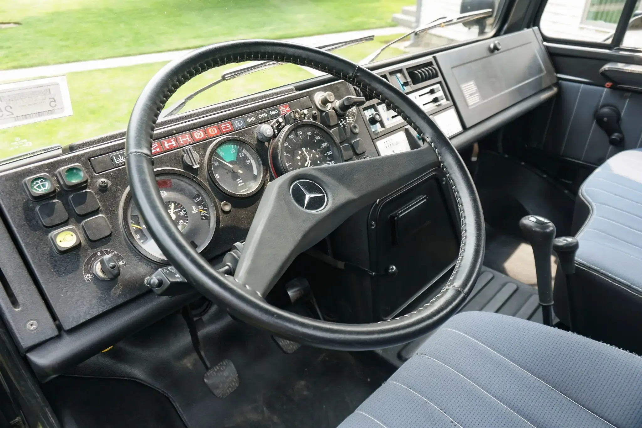1989 Mercedes-Benz Unimog U2150