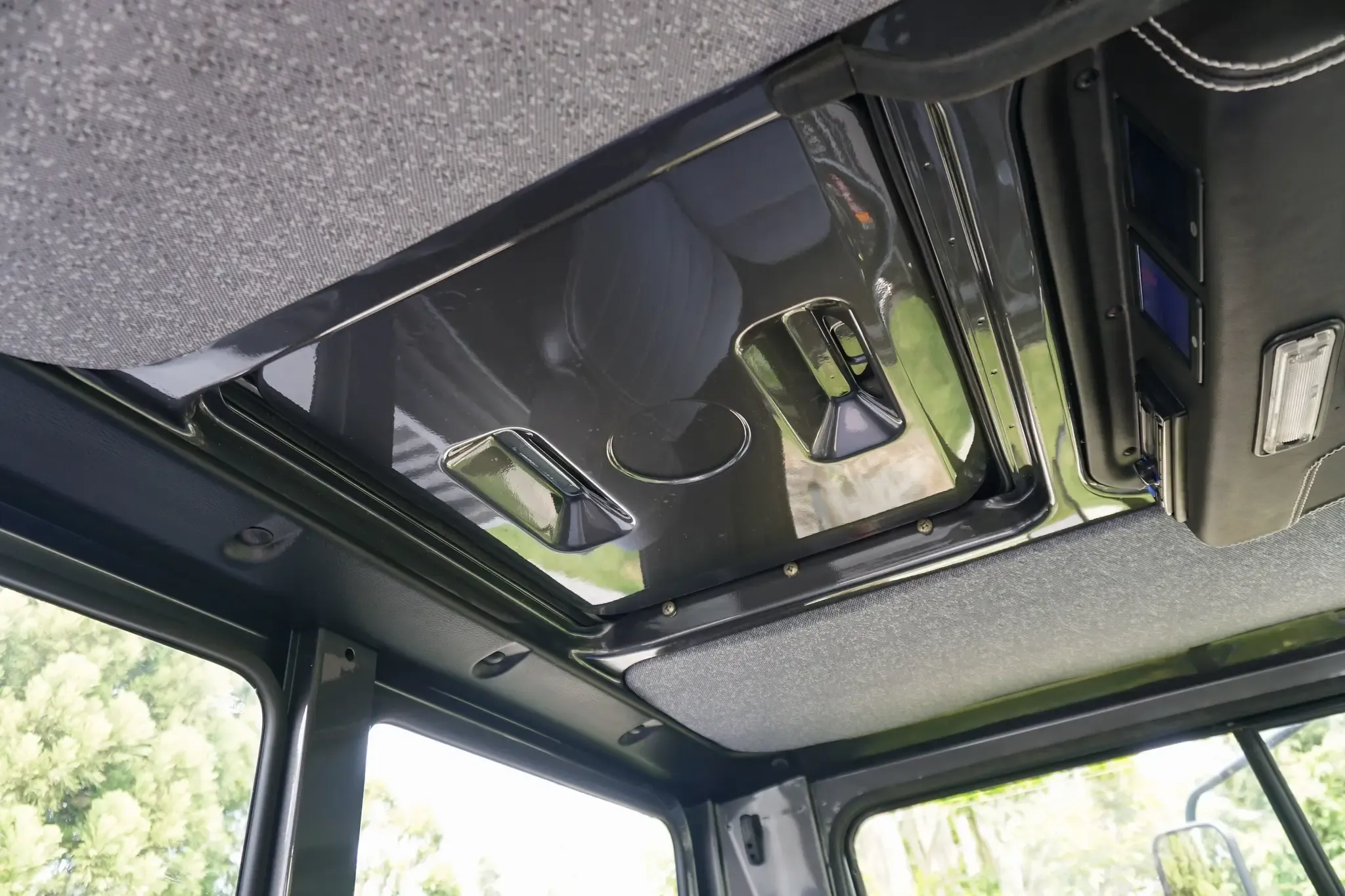 1989 Mercedes-Benz Unimog U2150